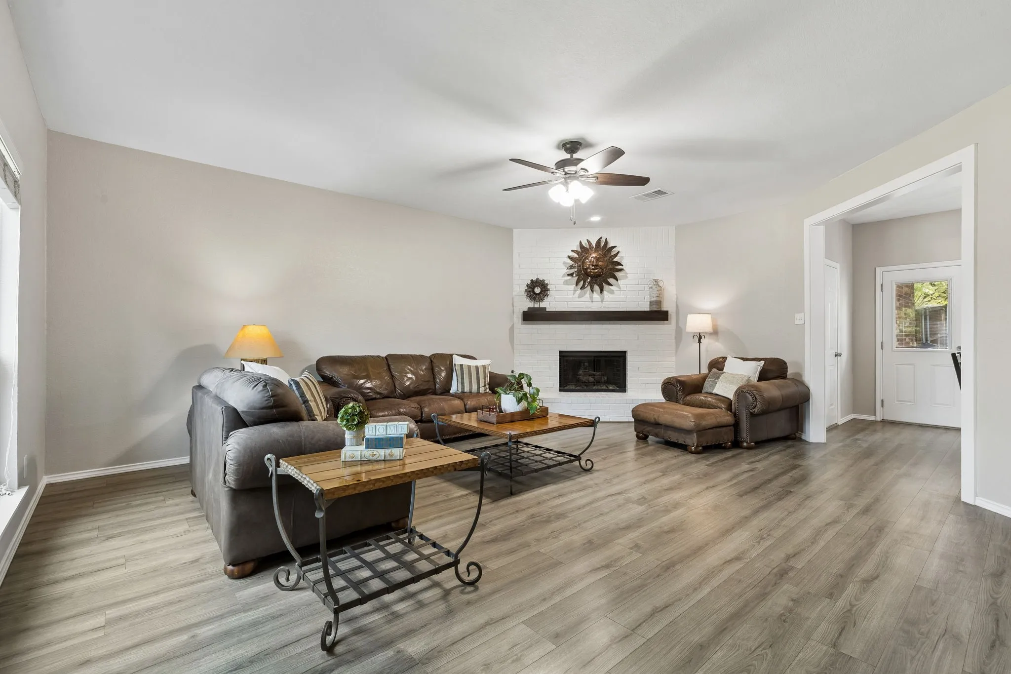 Single Family Residence For Sale in Rockwall County , 505 Big Oak Court, Rockwall, Texas 75087, 4 Bedroom, 3 Bathroom, 2 Garage spaces, 2,604 Sqft, built in 1999, mls#21353517, Real Estate Agent in Rockwall, Homes For Sale in Rockwall county, Homes For Sale in Rockwall, Realtor in Rockwall Texas, Real Estate Brokerage Independent Realty Texas, Luminita Cordes Realtor