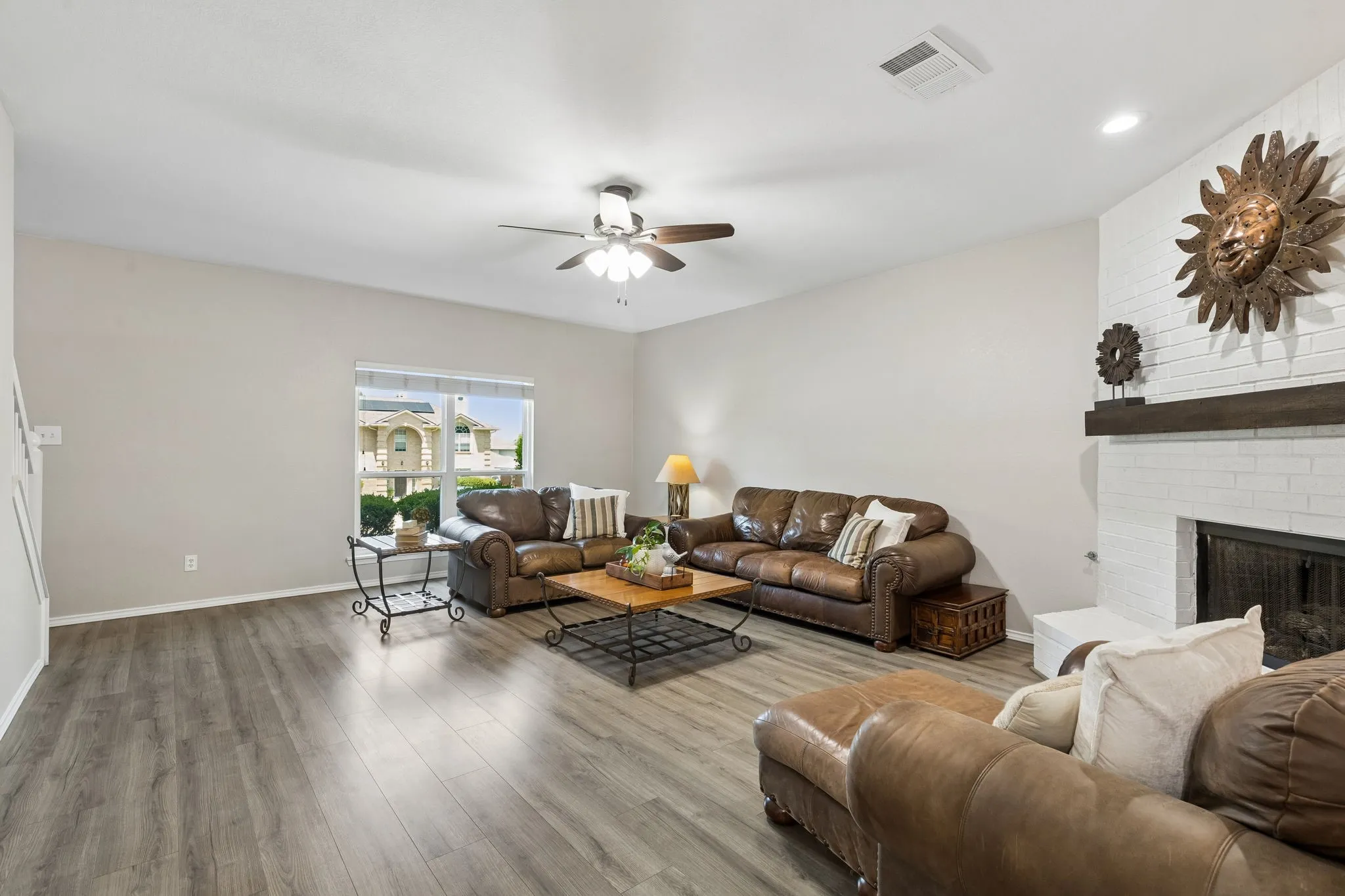 Single Family Residence For Sale in Rockwall County , 505 Big Oak Court, Rockwall, Texas 75087, 4 Bedroom, 3 Bathroom, 2 Garage spaces, 2,604 Sqft, built in 1999, mls#21353517, Real Estate Agent in Rockwall, Homes For Sale in Rockwall county, Homes For Sale in Rockwall, Realtor in Rockwall Texas, Real Estate Brokerage Independent Realty Texas, Luminita Cordes Realtor