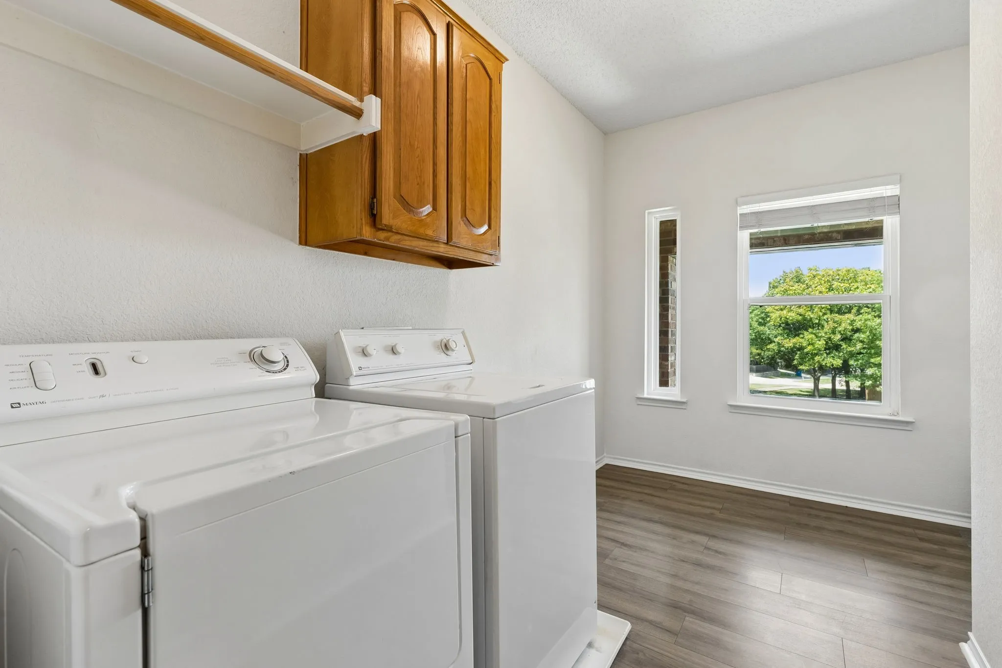 Single Family Residence For Sale in Rockwall County , 505 Big Oak Court, Rockwall, Texas 75087, 4 Bedroom, 3 Bathroom, 2 Garage spaces, 2,604 Sqft, built in 1999, mls#21353517, Real Estate Agent in Rockwall, Homes For Sale in Rockwall county, Homes For Sale in Rockwall, Realtor in Rockwall Texas, Real Estate Brokerage Independent Realty Texas, Luminita Cordes Realtor