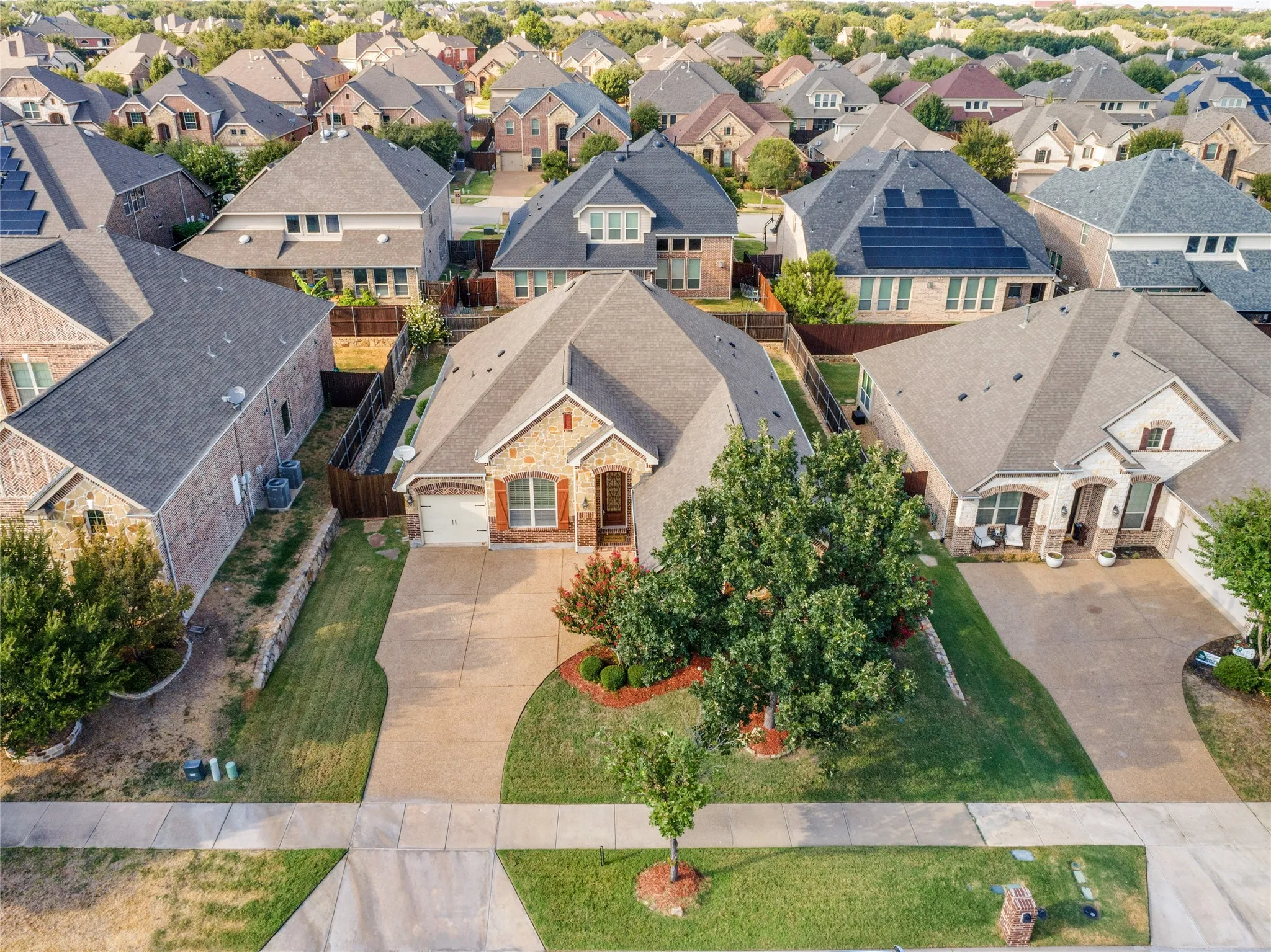 Single Family Residence For Sale in Denton County , 2362 Walnut Grove Lane, Frisco, Texas 75034, 3 Bedroom, 2 Bathroom, 3 Garage spaces, 2,173 Sqft, built in 2014, mls#21351638, Real Estate Agent in Frisco, Homes For Sale in Denton county, Homes For Sale in Frisco, Realtor in Frisco Texas, Real Estate Brokerage Independent Realty Texas, Luminita Cordes Realtor