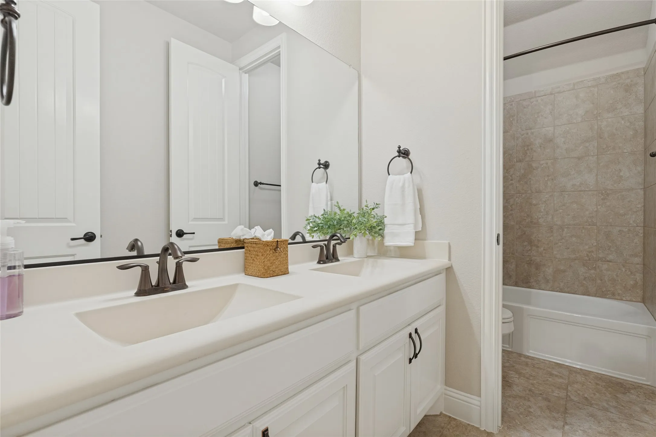 Single Family Residence For Sale in Denton County , 2362 Walnut Grove Lane, Frisco, Texas 75034, 3 Bedroom, 2 Bathroom, 3 Garage spaces, 2,173 Sqft, built in 2014, mls#21351638, Real Estate Agent in Frisco, Homes For Sale in Denton county, Homes For Sale in Frisco, Realtor in Frisco Texas, Real Estate Brokerage Independent Realty Texas, Luminita Cordes Realtor
