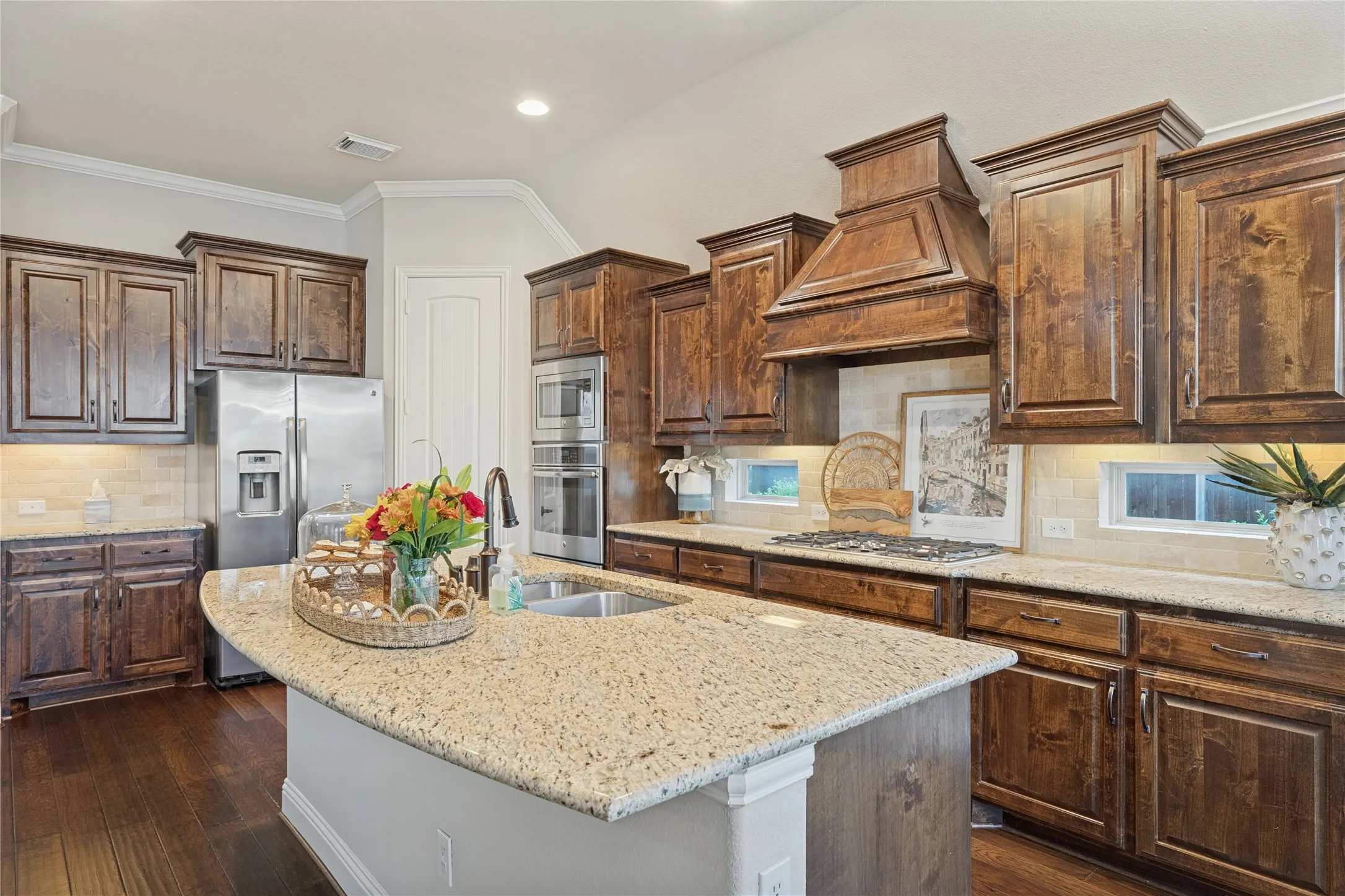 Single Family Residence For Sale in Denton County , 2362 Walnut Grove Lane, Frisco, Texas 75034, 3 Bedroom, 2 Bathroom, 3 Garage spaces, 2,173 Sqft, built in 2014, mls#21351638, Real Estate Agent in Frisco, Homes For Sale in Denton county, Homes For Sale in Frisco, Realtor in Frisco Texas, Real Estate Brokerage Independent Realty Texas, Luminita Cordes Realtor