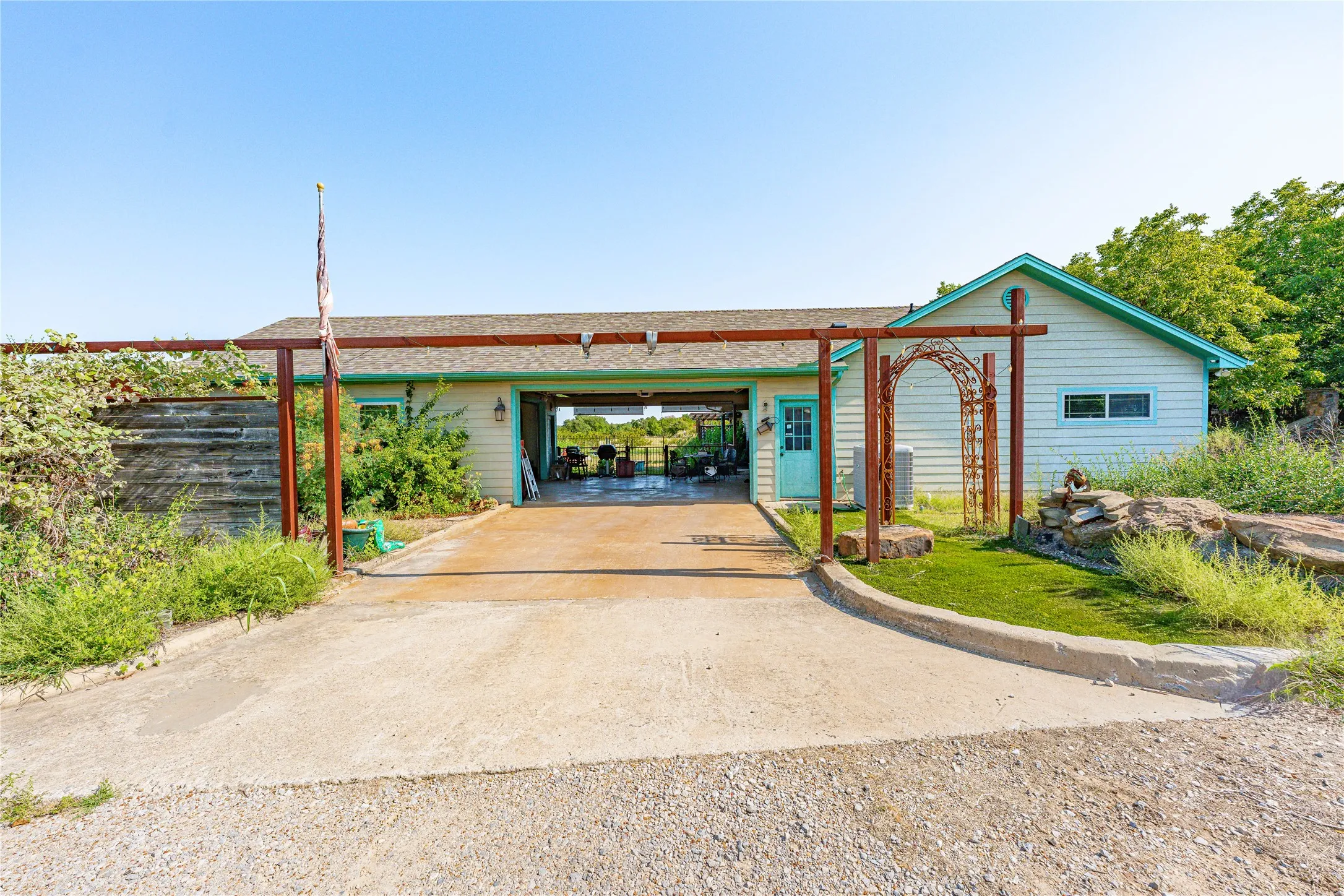 Industrial For Sale in Parker County , 1890 Old Mineral Wells Highway, Weatherford, Texas 76088, 0, 0, Garage spaces, 1,610 Sqft, built in 2011, Price $1,175,000, mls#21349946, Real Estate Agent in Weatherford, Homes For Sale in Parker county, Homes For Sale in Weatherford, Realtor in Weatherford Texas, Real Estate Brokerage Independent Realty Texas, Luminita Cordes Realtor