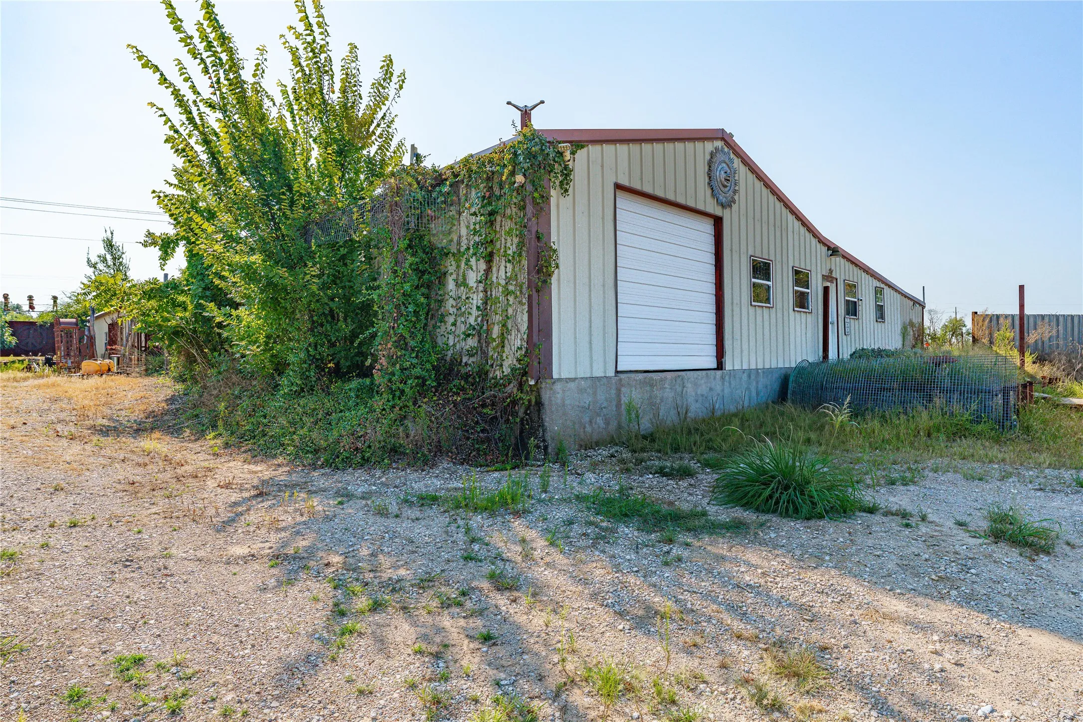 Industrial For Sale in Parker County , 1890 Old Mineral Wells Highway, Weatherford, Texas 76088, 0, 0, Garage spaces, 1,610 Sqft, built in 2011, Price $1,175,000, mls#21349946, Real Estate Agent in Weatherford, Homes For Sale in Parker county, Homes For Sale in Weatherford, Realtor in Weatherford Texas, Real Estate Brokerage Independent Realty Texas, Luminita Cordes Realtor