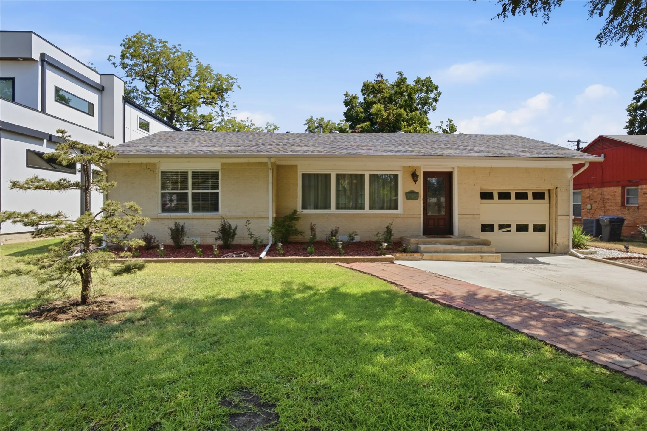 Single Family Residence For Sale in Dallas County , 3708 Matador Drive, Dallas, Texas 75220, 3 Bedroom, 2 Bathroom, Garage spaces, 1,146 Sqft, built in 1950, mls#21353753, Real Estate Agent in Dallas, Homes For Sale in Dallas county, Homes For Sale in Dallas, Realtor in Dallas Texas, Real Estate Brokerage Independent Realty Texas, Luminita Cordes Realtor