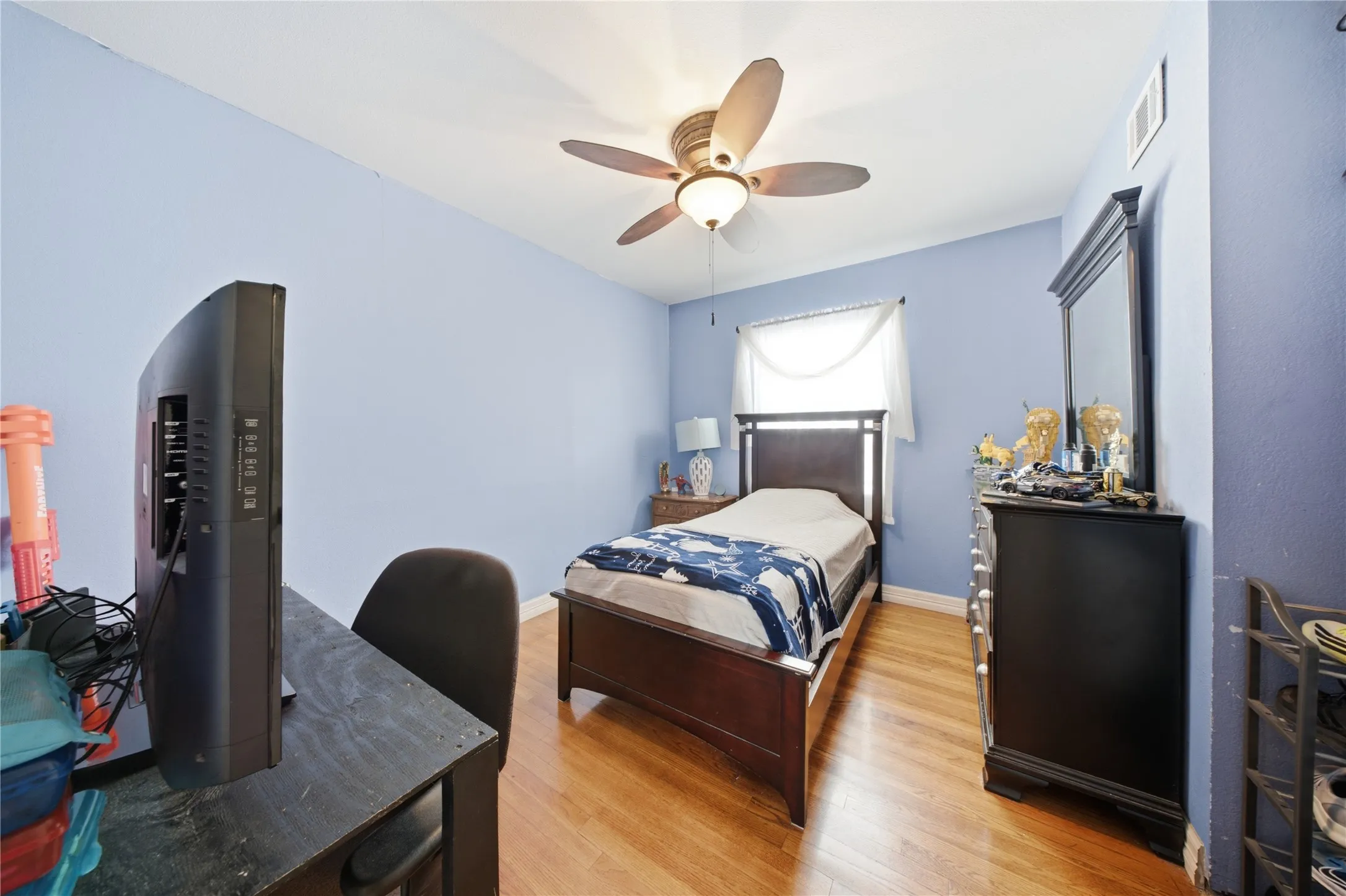 Single Family Residence For Sale in Dallas County , 3708 Matador Drive, Dallas, Texas 75220, 3 Bedroom, 2 Bathroom, Garage spaces, 1,146 Sqft, built in 1950, mls#21353753, Real Estate Agent in Dallas, Homes For Sale in Dallas county, Homes For Sale in Dallas, Realtor in Dallas Texas, Real Estate Brokerage Independent Realty Texas, Luminita Cordes Realtor