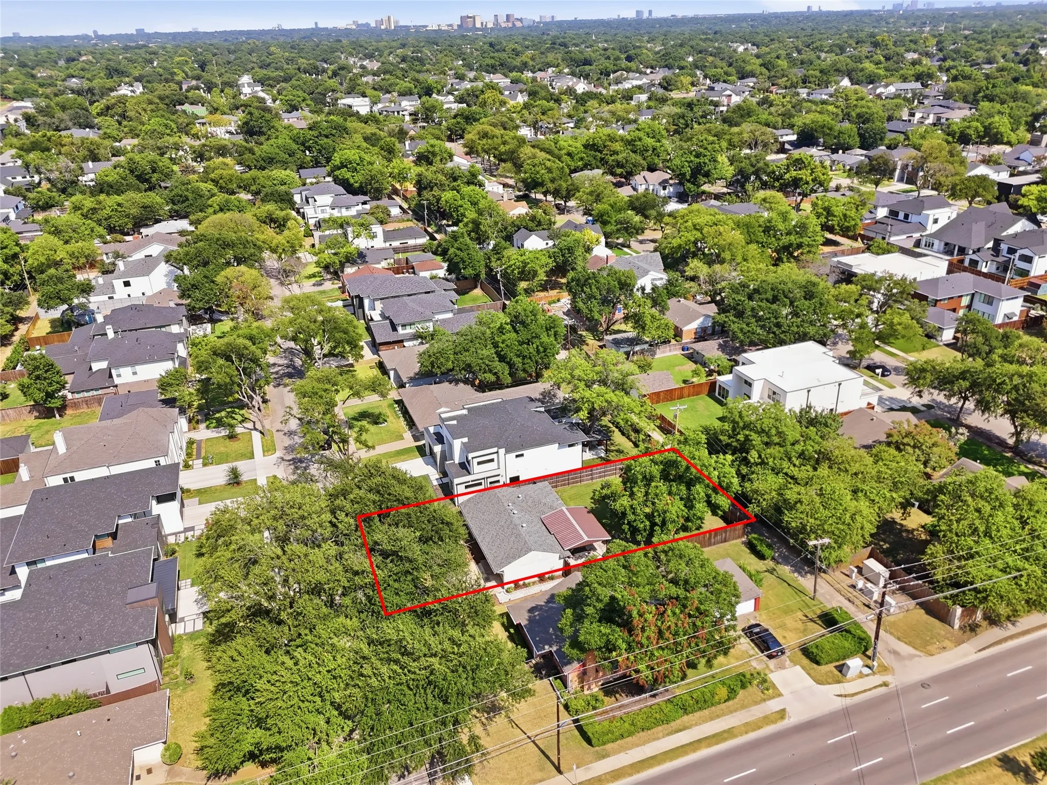Single Family Residence For Sale in Dallas County , 3708 Matador Drive, Dallas, Texas 75220, 3 Bedroom, 2 Bathroom, Garage spaces, 1,146 Sqft, built in 1950, mls#21353753, Real Estate Agent in Dallas, Homes For Sale in Dallas county, Homes For Sale in Dallas, Realtor in Dallas Texas, Real Estate Brokerage Independent Realty Texas, Luminita Cordes Realtor