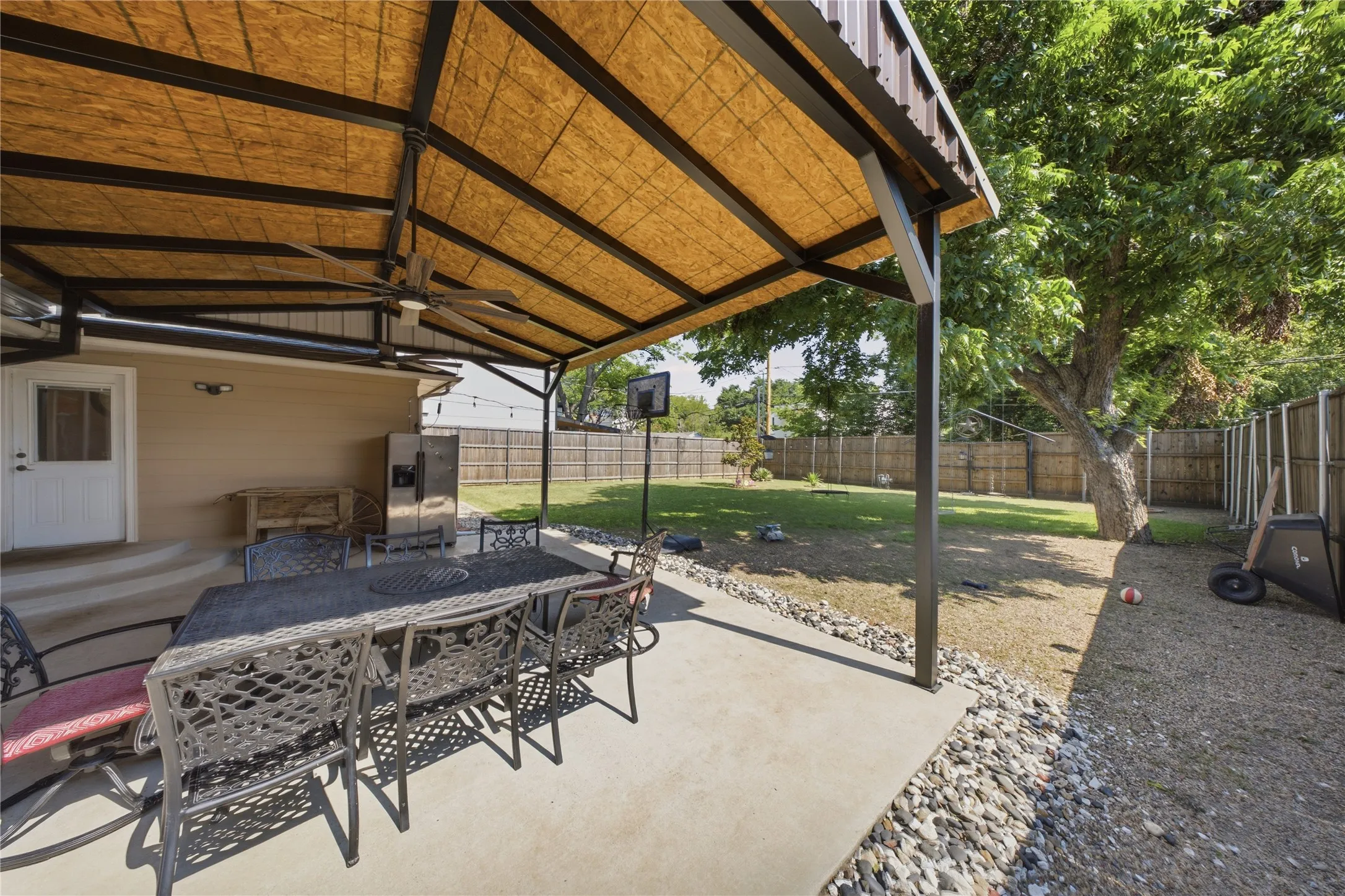 Single Family Residence For Sale in Dallas County , 3708 Matador Drive, Dallas, Texas 75220, 3 Bedroom, 2 Bathroom, Garage spaces, 1,146 Sqft, built in 1950, mls#21353753, Real Estate Agent in Dallas, Homes For Sale in Dallas county, Homes For Sale in Dallas, Realtor in Dallas Texas, Real Estate Brokerage Independent Realty Texas, Luminita Cordes Realtor