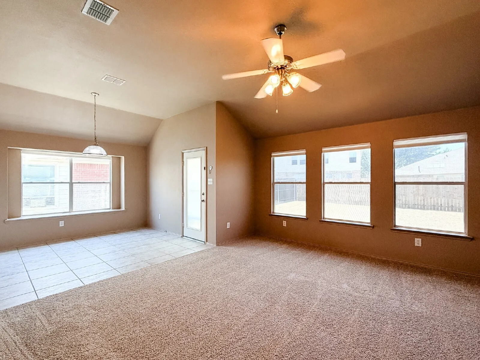 Single Family Residence For Rent in Tarrant County , 633 Canoe Way, Crowley, Texas 76036, 3 Bedroom, 2 Bathroom, 2 Garage spaces, 1,510 Sqft, built in 2006, mls#21353748, Real Estate Agent in Crowley, Homes For Rent in Tarrant county, Homes For Rent in Crowley, Realtor in Crowley Texas, Real Estate Brokerage Independent Realty Texas, Luminita Cordes Realtor