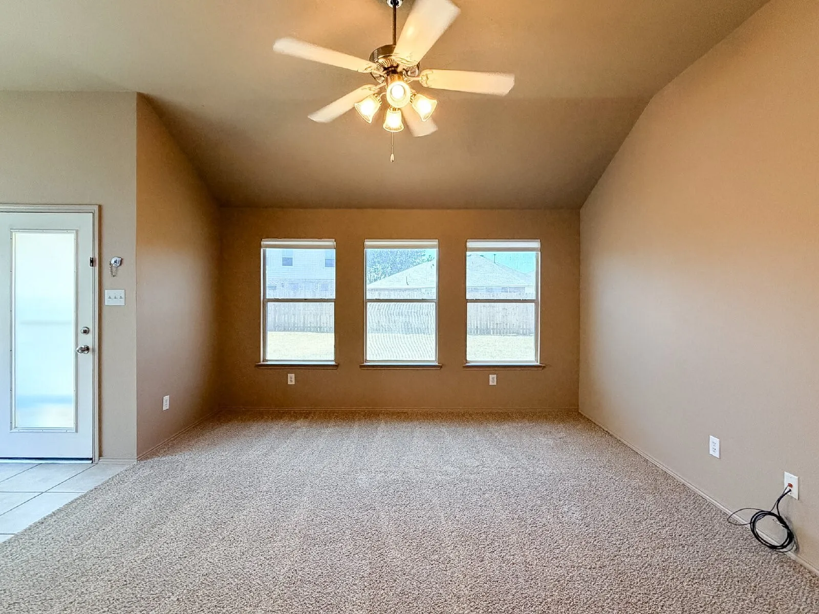 Single Family Residence For Rent in Tarrant County , 633 Canoe Way, Crowley, Texas 76036, 3 Bedroom, 2 Bathroom, 2 Garage spaces, 1,510 Sqft, built in 2006, mls#21353748, Real Estate Agent in Crowley, Homes For Rent in Tarrant county, Homes For Rent in Crowley, Realtor in Crowley Texas, Real Estate Brokerage Independent Realty Texas, Luminita Cordes Realtor