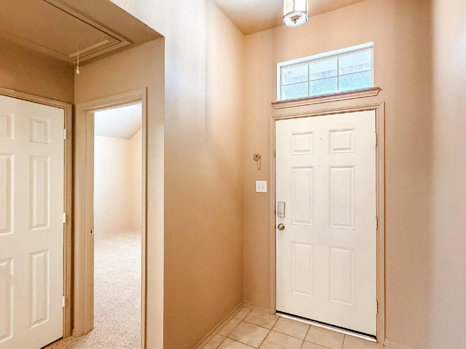 Single Family Residence For Rent in Tarrant County , 633 Canoe Way, Crowley, Texas 76036, 3 Bedroom, 2 Bathroom, 2 Garage spaces, 1,510 Sqft, built in 2006, mls#21353748, Real Estate Agent in Crowley, Homes For Rent in Tarrant county, Homes For Rent in Crowley, Realtor in Crowley Texas, Real Estate Brokerage Independent Realty Texas, Luminita Cordes Realtor