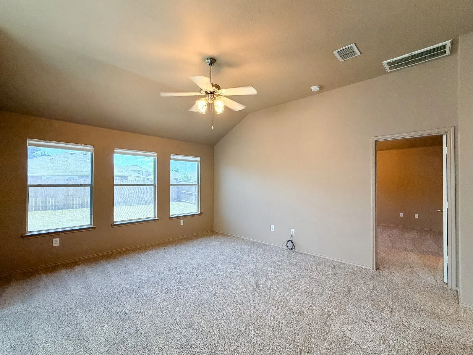 Single Family Residence For Rent in Tarrant County , 633 Canoe Way, Crowley, Texas 76036, 3 Bedroom, 2 Bathroom, 2 Garage spaces, 1,510 Sqft, built in 2006, mls#21353748, Real Estate Agent in Crowley, Homes For Rent in Tarrant county, Homes For Rent in Crowley, Realtor in Crowley Texas, Real Estate Brokerage Independent Realty Texas, Luminita Cordes Realtor