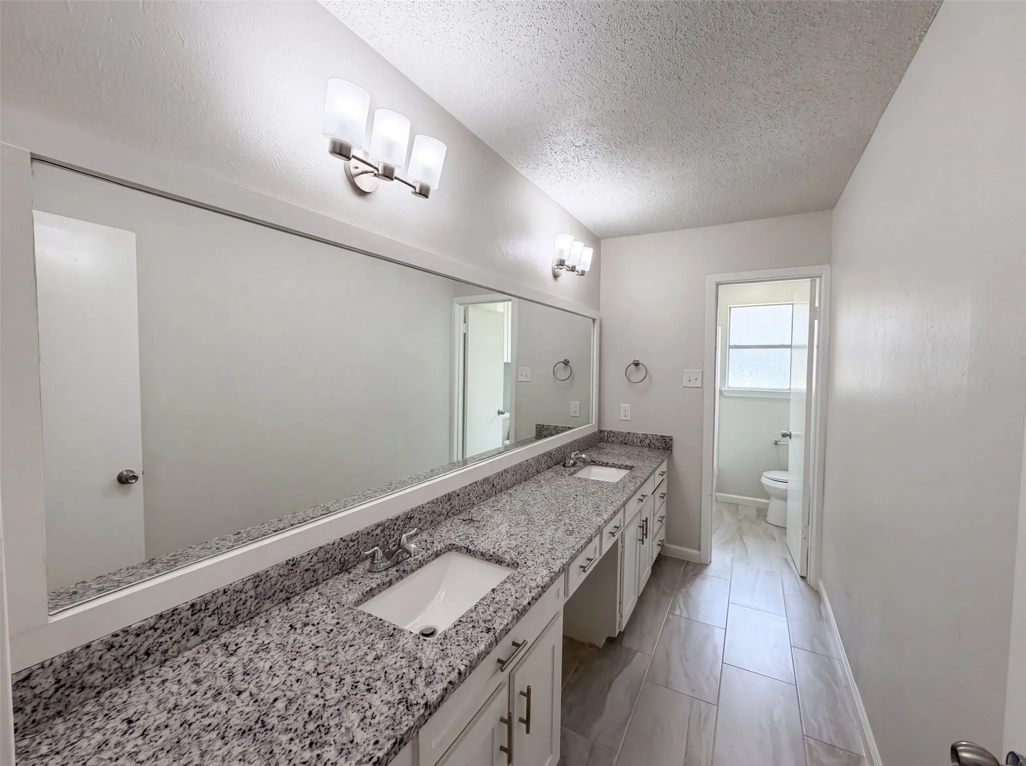 Single Family Residence For Sale in Tarrant County , 2136 Mountainview Drive, Hurst, Texas 76054, 3 Bedroom, 2 Bathroom, 2 Garage spaces, 1,568 Sqft, built in 1971, mls#21353752, Real Estate Agent in Hurst, Homes For Sale in Tarrant county, Homes For Sale in Hurst, Realtor in Hurst Texas, Real Estate Brokerage Independent Realty Texas, Luminita Cordes Realtor