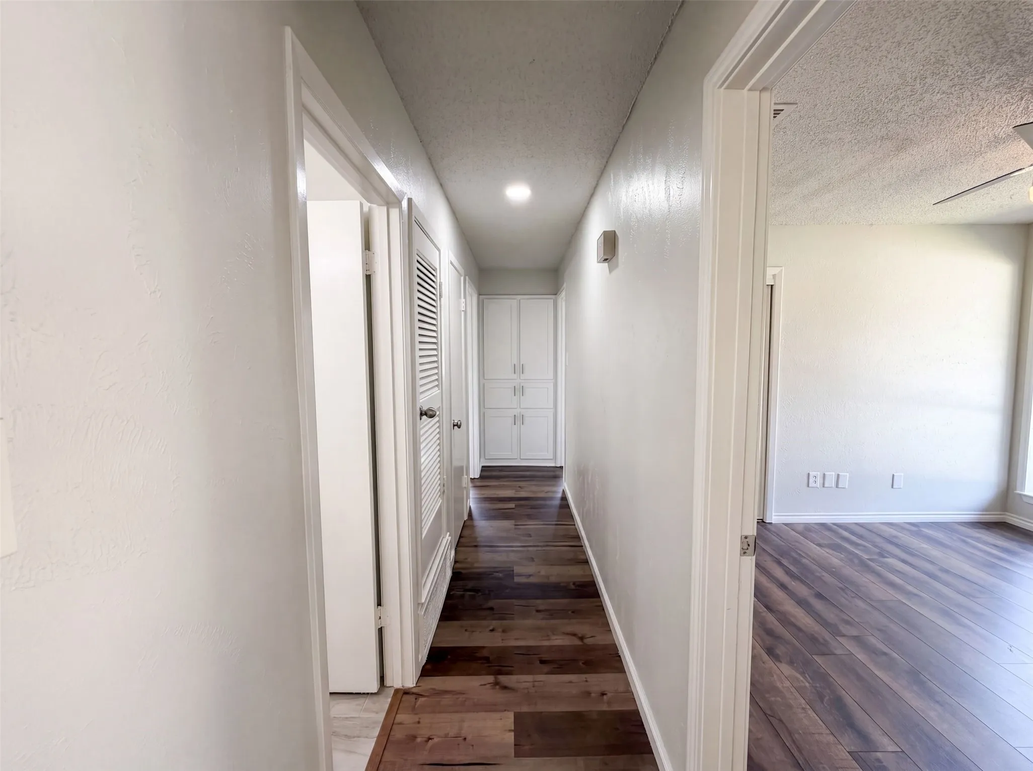 Single Family Residence For Sale in Tarrant County , 2136 Mountainview Drive, Hurst, Texas 76054, 3 Bedroom, 2 Bathroom, 2 Garage spaces, 1,568 Sqft, built in 1971, mls#21353752, Real Estate Agent in Hurst, Homes For Sale in Tarrant county, Homes For Sale in Hurst, Realtor in Hurst Texas, Real Estate Brokerage Independent Realty Texas, Luminita Cordes Realtor