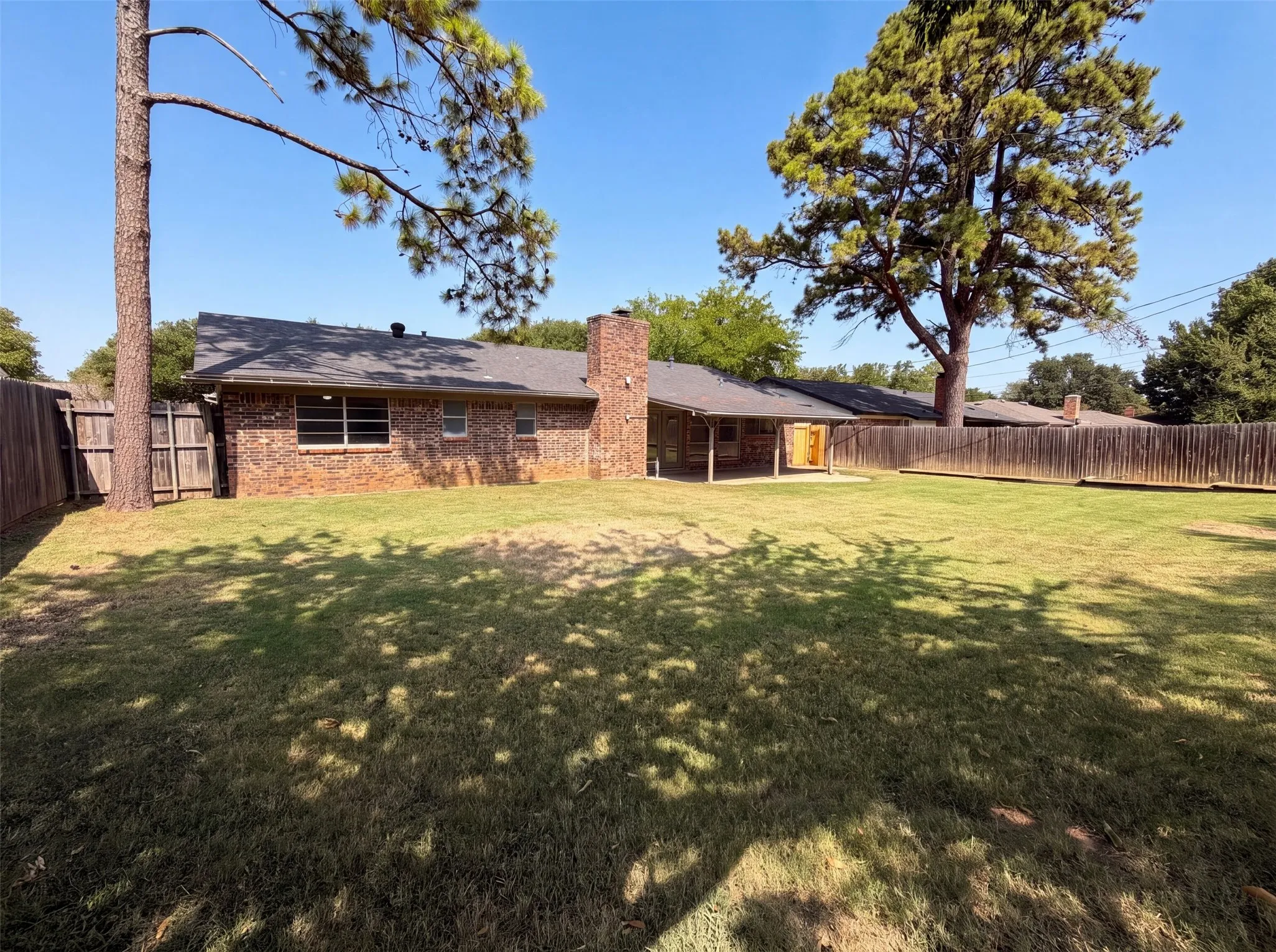Single Family Residence For Sale in Tarrant County , 2136 Mountainview Drive, Hurst, Texas 76054, 3 Bedroom, 2 Bathroom, 2 Garage spaces, 1,568 Sqft, built in 1971, mls#21353752, Real Estate Agent in Hurst, Homes For Sale in Tarrant county, Homes For Sale in Hurst, Realtor in Hurst Texas, Real Estate Brokerage Independent Realty Texas, Luminita Cordes Realtor