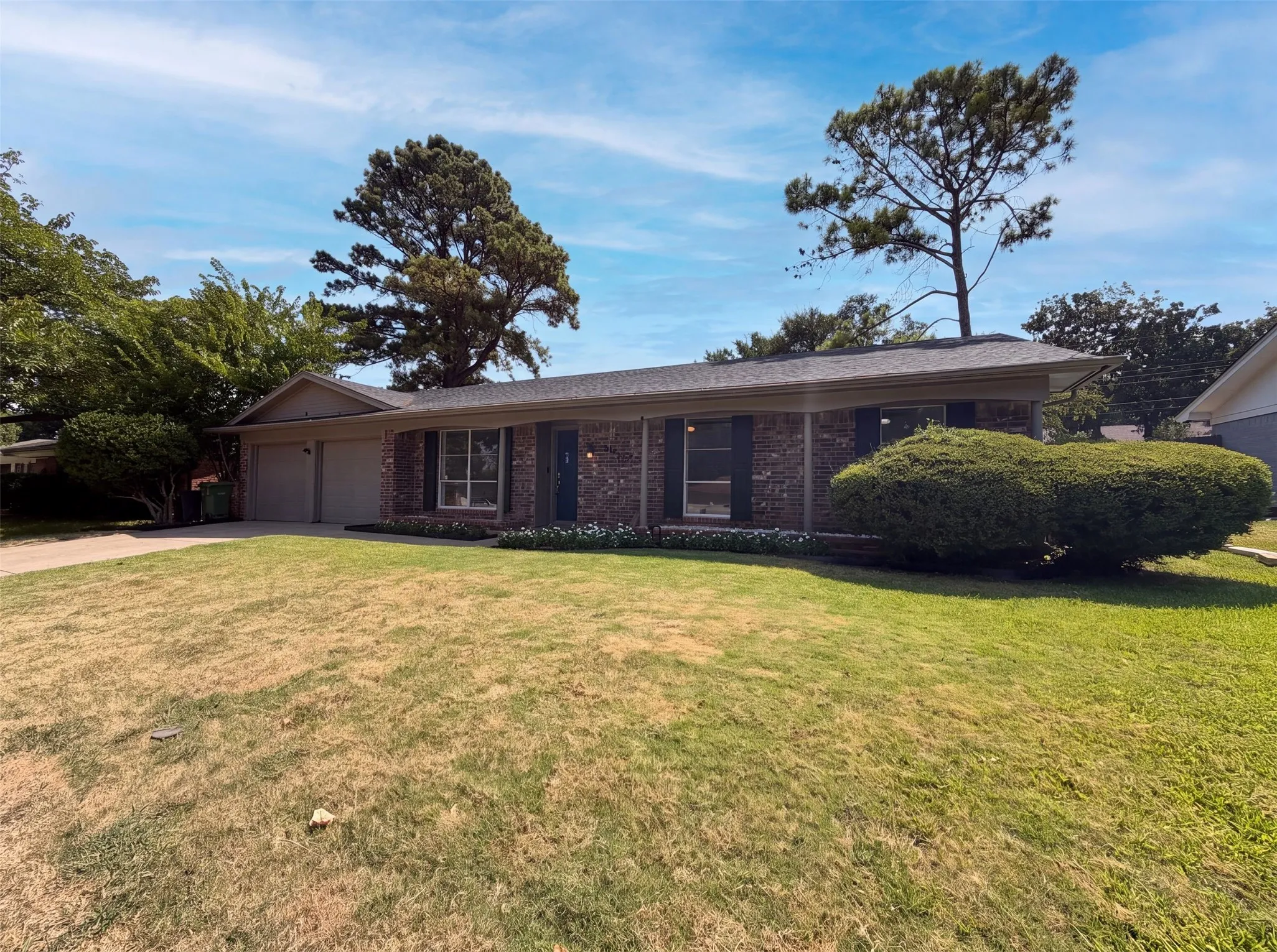 Single Family Residence For Sale in Tarrant County , 2136 Mountainview Drive, Hurst, Texas 76054, 3 Bedroom, 2 Bathroom, 2 Garage spaces, 1,568 Sqft, built in 1971, mls#21353752, Real Estate Agent in Hurst, Homes For Sale in Tarrant county, Homes For Sale in Hurst, Realtor in Hurst Texas, Real Estate Brokerage Independent Realty Texas, Luminita Cordes Realtor