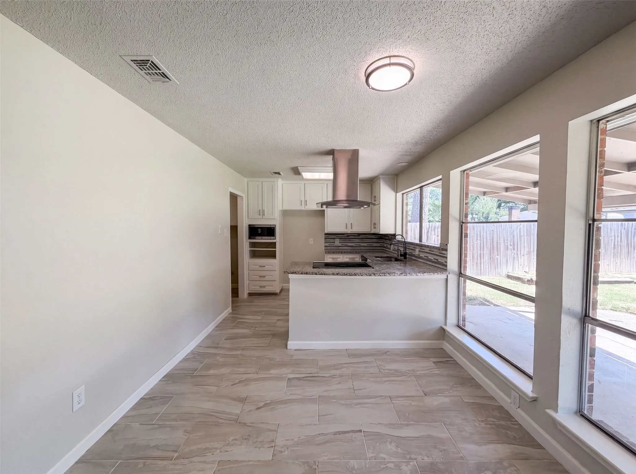Single Family Residence For Sale in Tarrant County , 2136 Mountainview Drive, Hurst, Texas 76054, 3 Bedroom, 2 Bathroom, 2 Garage spaces, 1,568 Sqft, built in 1971, mls#21353752, Real Estate Agent in Hurst, Homes For Sale in Tarrant county, Homes For Sale in Hurst, Realtor in Hurst Texas, Real Estate Brokerage Independent Realty Texas, Luminita Cordes Realtor