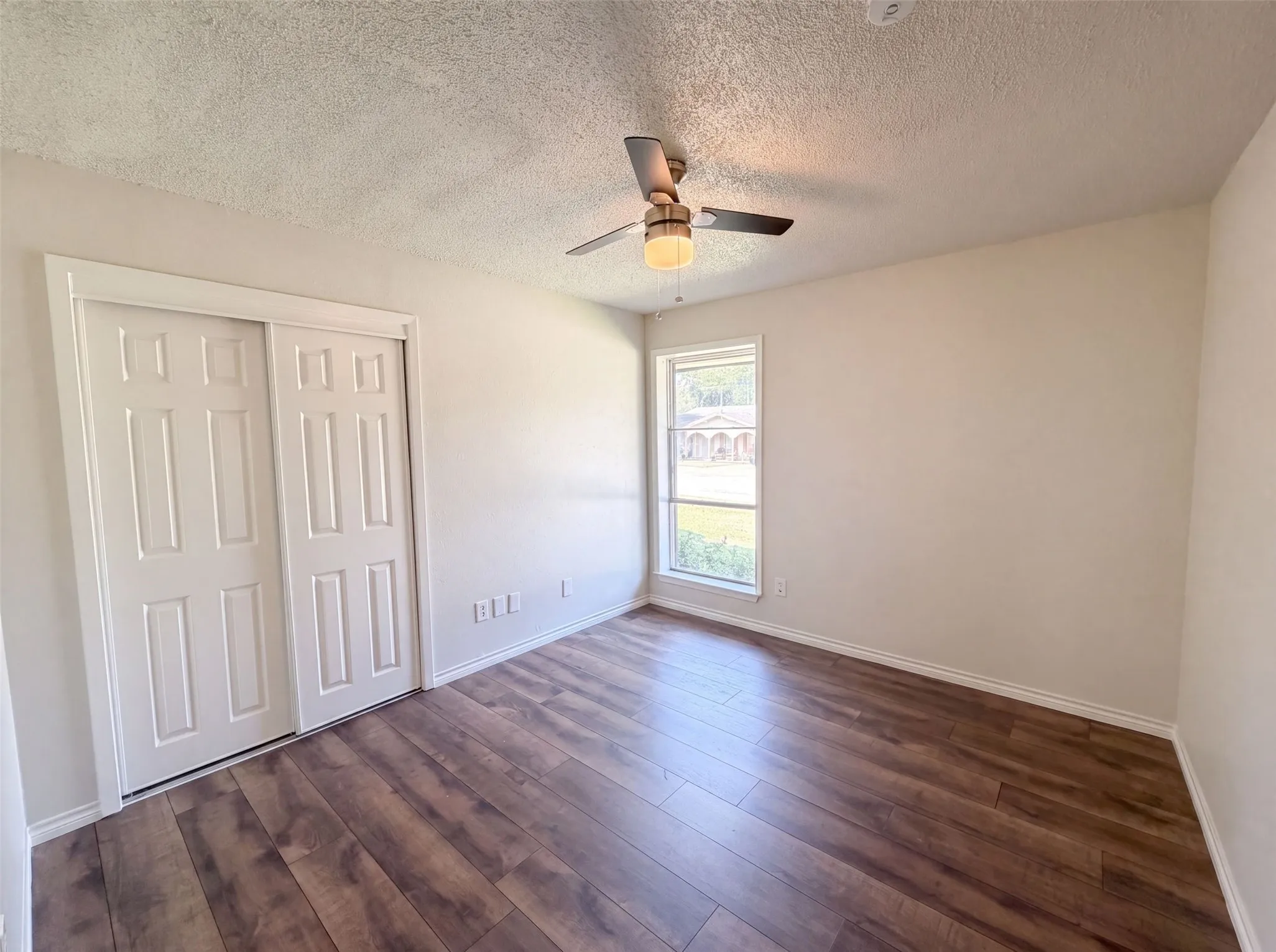 Single Family Residence For Sale in Tarrant County , 2136 Mountainview Drive, Hurst, Texas 76054, 3 Bedroom, 2 Bathroom, 2 Garage spaces, 1,568 Sqft, built in 1971, mls#21353752, Real Estate Agent in Hurst, Homes For Sale in Tarrant county, Homes For Sale in Hurst, Realtor in Hurst Texas, Real Estate Brokerage Independent Realty Texas, Luminita Cordes Realtor