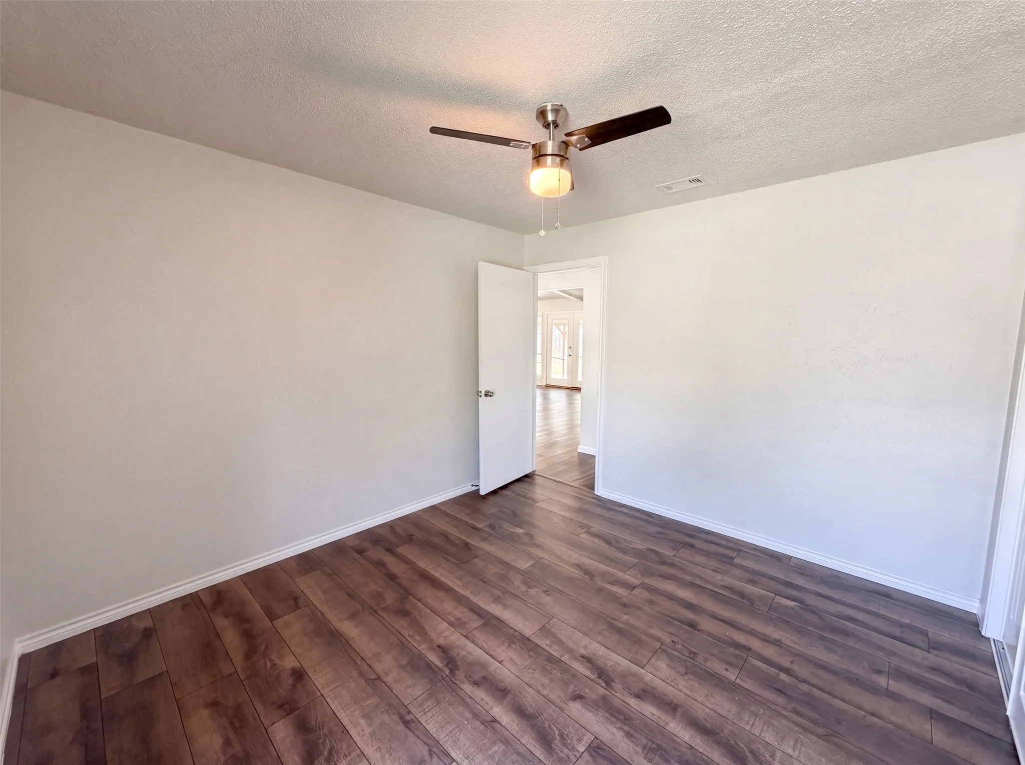 Single Family Residence For Sale in Tarrant County , 2136 Mountainview Drive, Hurst, Texas 76054, 3 Bedroom, 2 Bathroom, 2 Garage spaces, 1,568 Sqft, built in 1971, mls#21353752, Real Estate Agent in Hurst, Homes For Sale in Tarrant county, Homes For Sale in Hurst, Realtor in Hurst Texas, Real Estate Brokerage Independent Realty Texas, Luminita Cordes Realtor