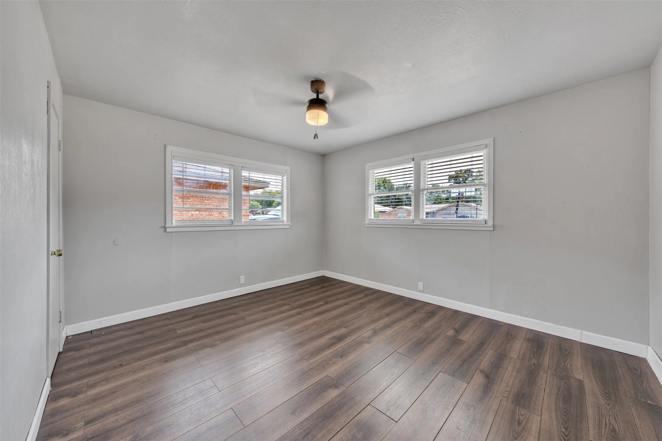 Single Family Residence For Sale in Johnson County , 1116 Center Street, Cleburne, Texas 76033, 3 Bedroom, 2 Bathroom, 2 Garage spaces, 1,607 Sqft, built in 1961, mls#21353729, Real Estate Agent in Cleburne, Homes For Sale in Johnson county, Homes For Sale in Cleburne, Realtor in Cleburne Texas, Real Estate Brokerage Independent Realty Texas, Luminita Cordes Realtor