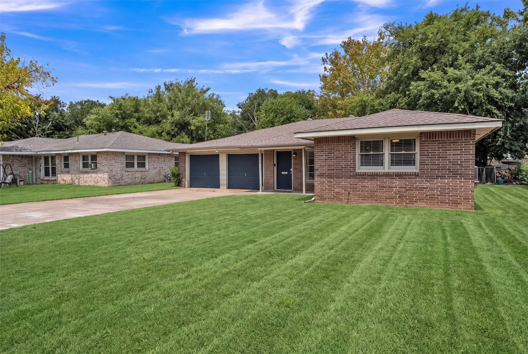 Single Family Residence For Sale in Johnson County , 1116 Center Street, Cleburne, Texas 76033, 3 Bedroom, 2 Bathroom, 2 Garage spaces, 1,607 Sqft, built in 1961, mls#21353729, Real Estate Agent in Cleburne, Homes For Sale in Johnson county, Homes For Sale in Cleburne, Realtor in Cleburne Texas, Real Estate Brokerage Independent Realty Texas, Luminita Cordes Realtor