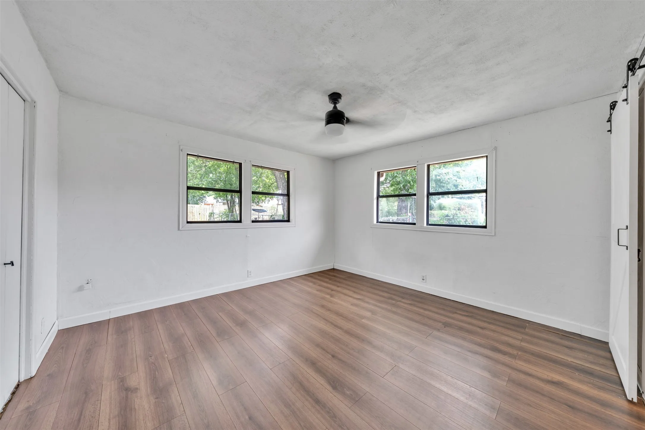 Single Family Residence For Sale in Johnson County , 1116 Center Street, Cleburne, Texas 76033, 3 Bedroom, 2 Bathroom, 2 Garage spaces, 1,607 Sqft, built in 1961, mls#21353729, Real Estate Agent in Cleburne, Homes For Sale in Johnson county, Homes For Sale in Cleburne, Realtor in Cleburne Texas, Real Estate Brokerage Independent Realty Texas, Luminita Cordes Realtor