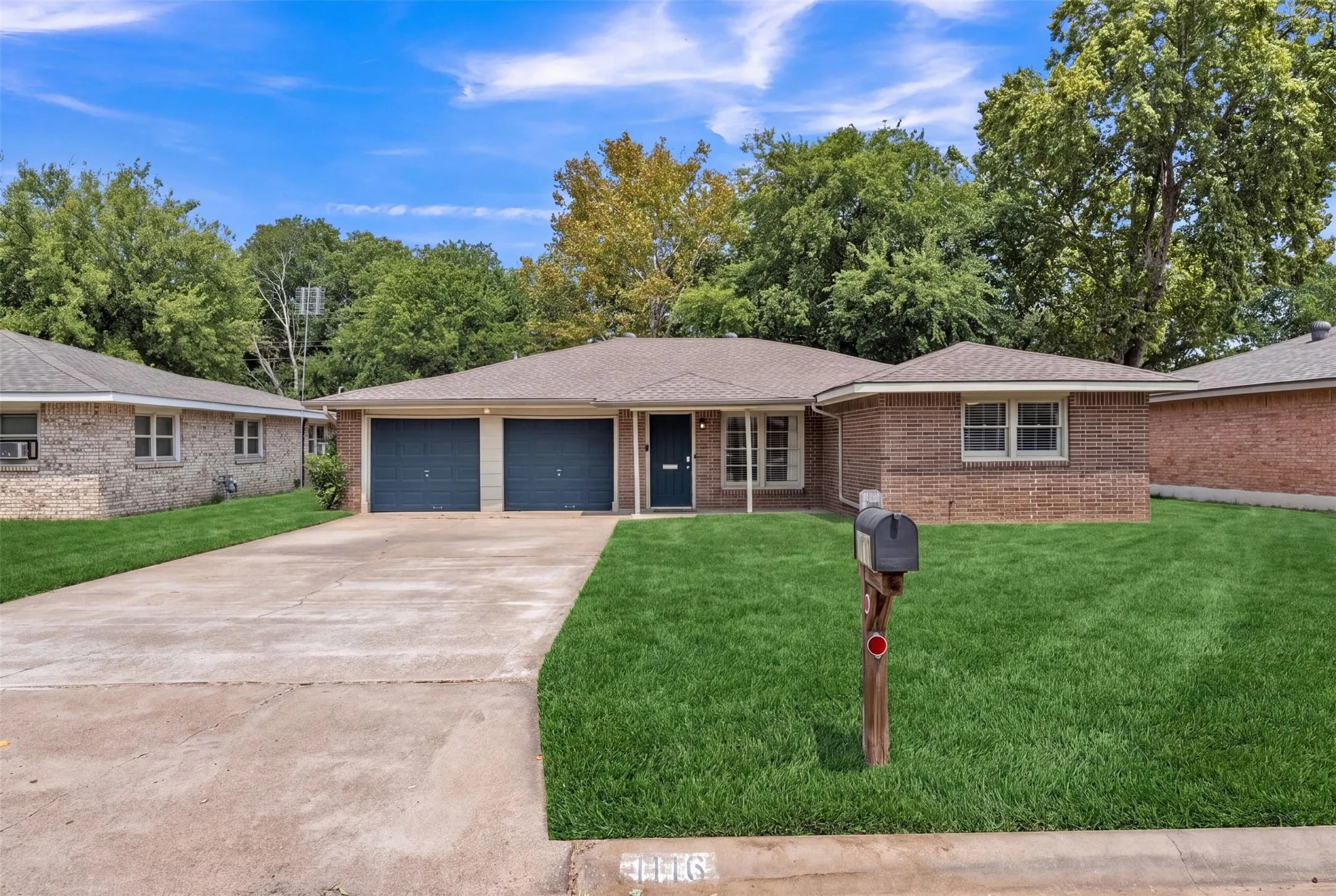 Single Family Residence For Sale in Johnson County , 1116 Center Street, Cleburne, Texas 76033, 3 Bedroom, 2 Bathroom, 2 Garage spaces, 1,607 Sqft, built in 1961, mls#21353729, Real Estate Agent in Cleburne, Homes For Sale in Johnson county, Homes For Sale in Cleburne, Realtor in Cleburne Texas, Real Estate Brokerage Independent Realty Texas, Luminita Cordes Realtor