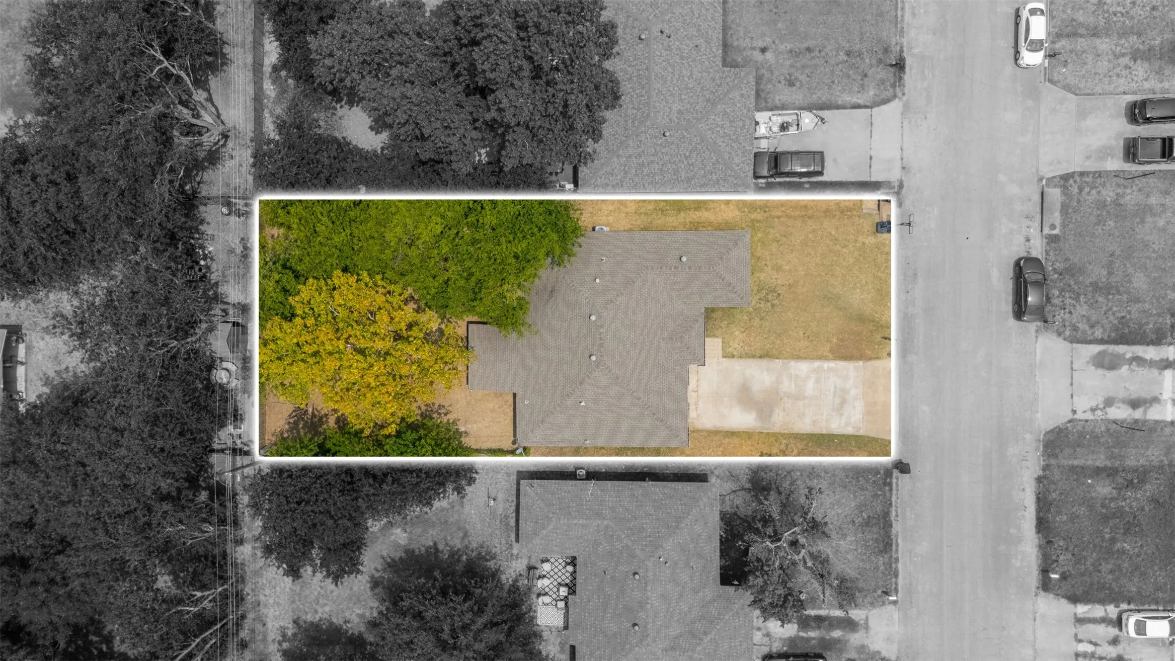 Single Family Residence For Sale in Johnson County , 1116 Center Street, Cleburne, Texas 76033, 3 Bedroom, 2 Bathroom, 2 Garage spaces, 1,607 Sqft, built in 1961, mls#21353729, Real Estate Agent in Cleburne, Homes For Sale in Johnson county, Homes For Sale in Cleburne, Realtor in Cleburne Texas, Real Estate Brokerage Independent Realty Texas, Luminita Cordes Realtor