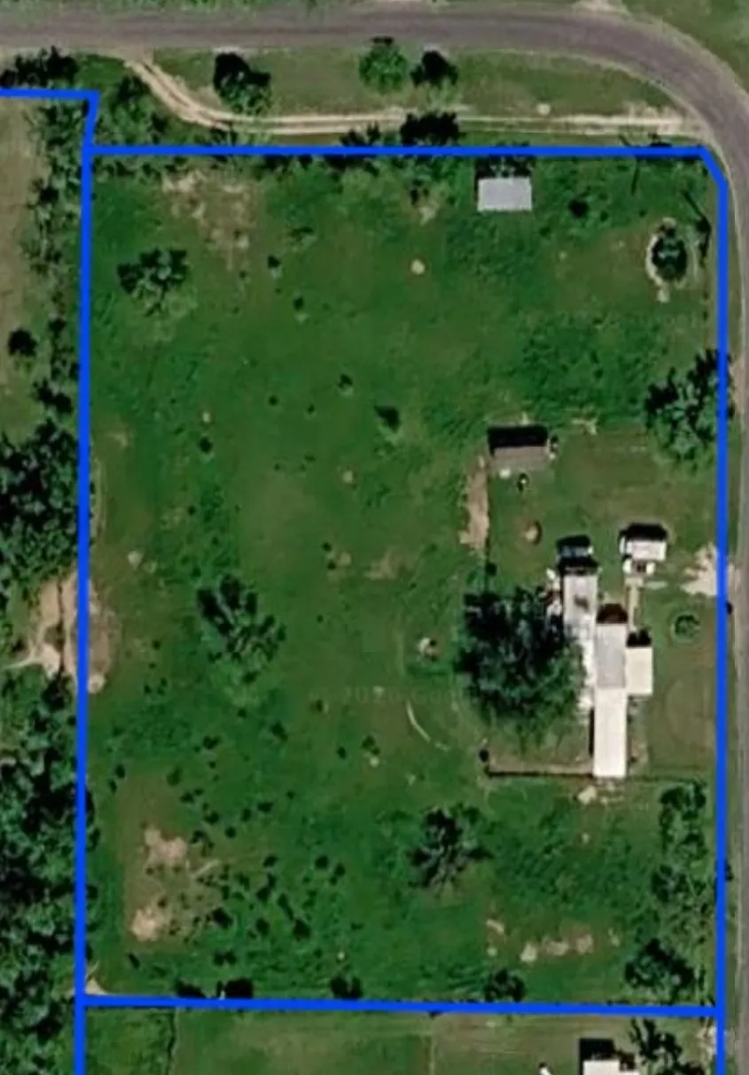 Mobile Home For Sale in Brown County , 1001 County Road 266, Zephyr, Texas 76890, 3 Bedroom, 3 Bathroom, Garage spaces, 1,792 Sqft, built in 1982, mls#21352760, Real Estate Agent in Zephyr, Homes For Sale in Brown county, Homes For Sale in Zephyr, Realtor in Zephyr Texas, Real Estate Brokerage Independent Realty Texas, Luminita Cordes Realtor