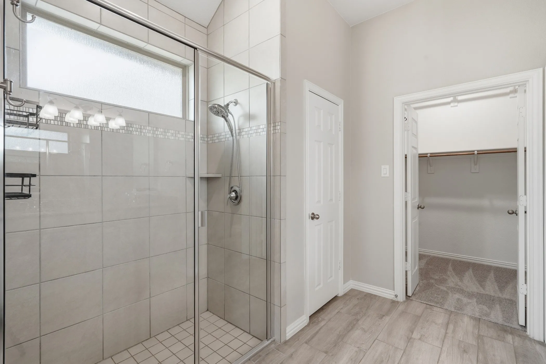 Single Family Residence For Sale in Johnson County , 1133 Rushmore Drive, Burleson, Texas 76028, 5 Bedroom, 4 Bathroom, 2 Garage spaces, 2,526 Sqft, built in 2022, mls#21339624, Real Estate Agent in Burleson, Homes For Sale in Johnson county, Homes For Sale in Burleson, Realtor in Burleson Texas, Real Estate Brokerage Independent Realty Texas, Luminita Cordes Realtor