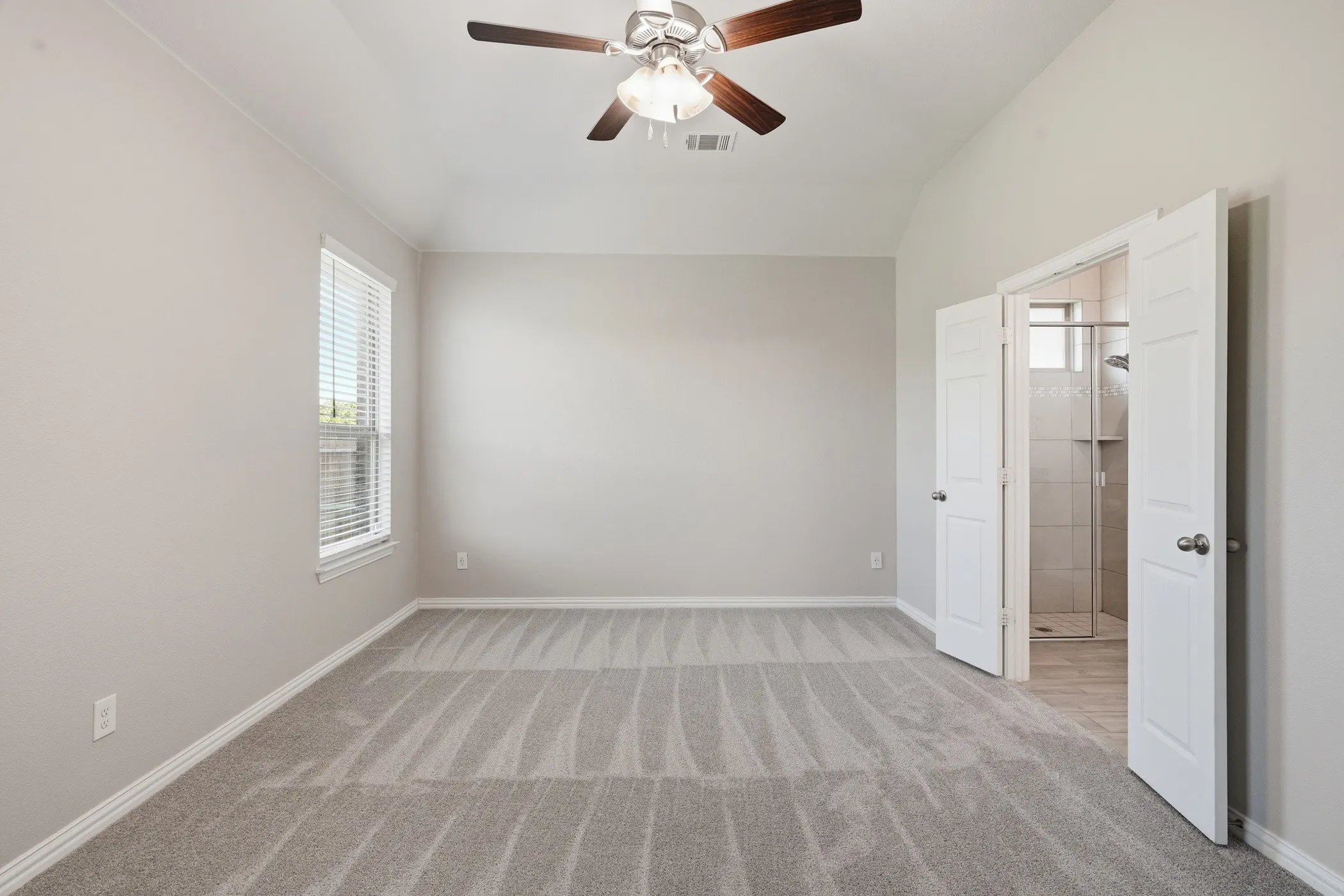 Single Family Residence For Sale in Johnson County , 1133 Rushmore Drive, Burleson, Texas 76028, 5 Bedroom, 4 Bathroom, 2 Garage spaces, 2,526 Sqft, built in 2022, mls#21339624, Real Estate Agent in Burleson, Homes For Sale in Johnson county, Homes For Sale in Burleson, Realtor in Burleson Texas, Real Estate Brokerage Independent Realty Texas, Luminita Cordes Realtor