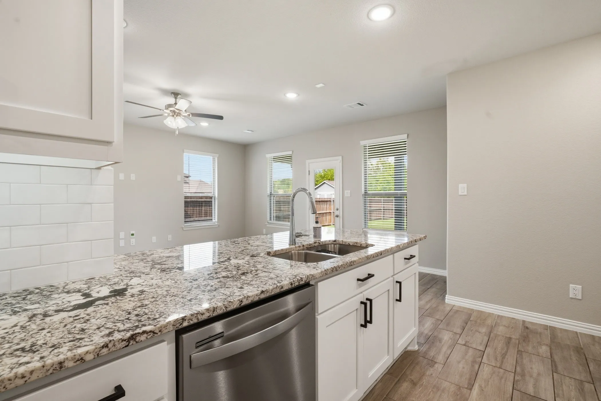 Single Family Residence For Sale in Johnson County , 1133 Rushmore Drive, Burleson, Texas 76028, 5 Bedroom, 4 Bathroom, 2 Garage spaces, 2,526 Sqft, built in 2022, mls#21339624, Real Estate Agent in Burleson, Homes For Sale in Johnson county, Homes For Sale in Burleson, Realtor in Burleson Texas, Real Estate Brokerage Independent Realty Texas, Luminita Cordes Realtor