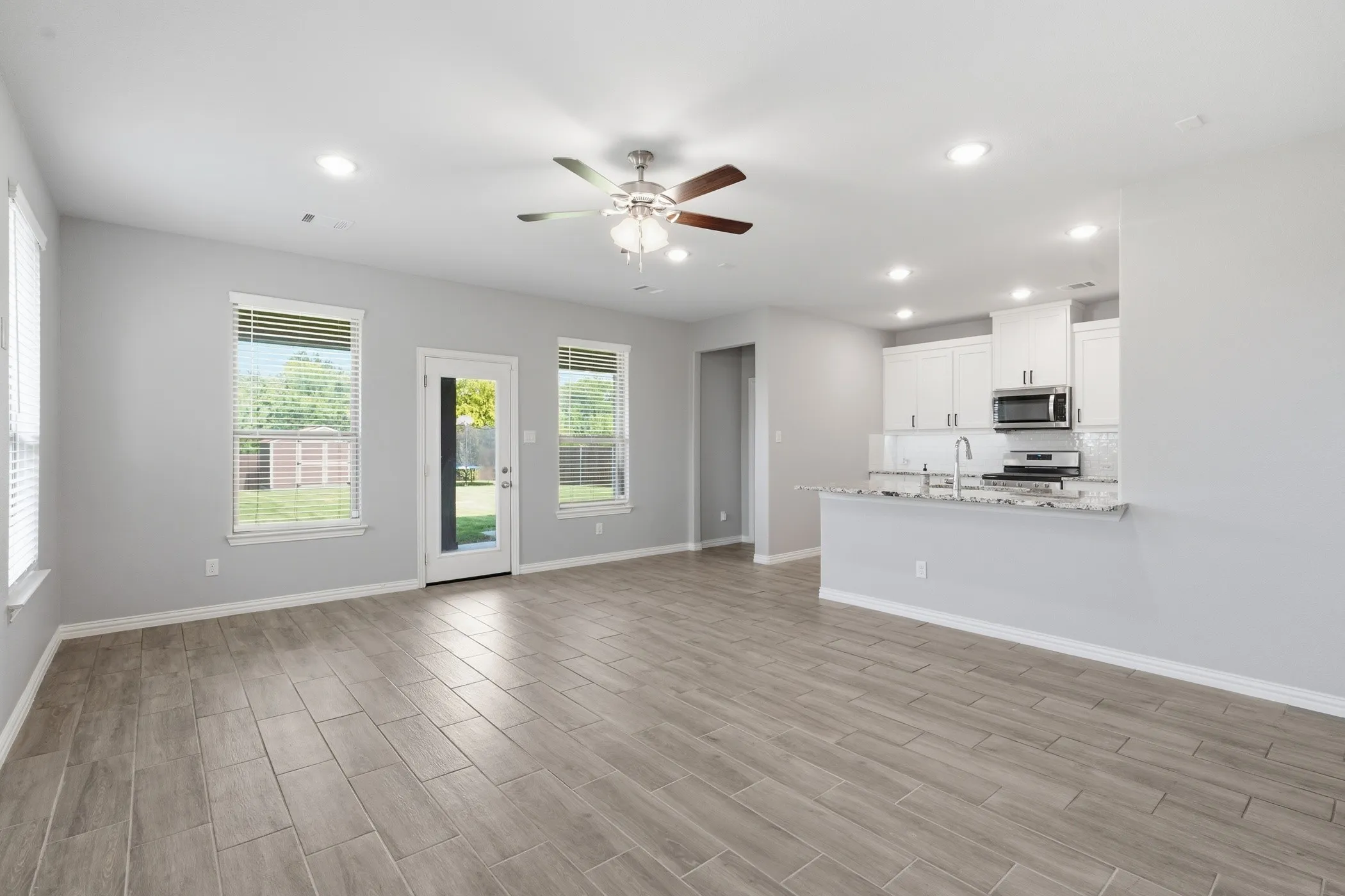 Single Family Residence For Sale in Johnson County , 1133 Rushmore Drive, Burleson, Texas 76028, 5 Bedroom, 4 Bathroom, 2 Garage spaces, 2,526 Sqft, built in 2022, mls#21339624, Real Estate Agent in Burleson, Homes For Sale in Johnson county, Homes For Sale in Burleson, Realtor in Burleson Texas, Real Estate Brokerage Independent Realty Texas, Luminita Cordes Realtor