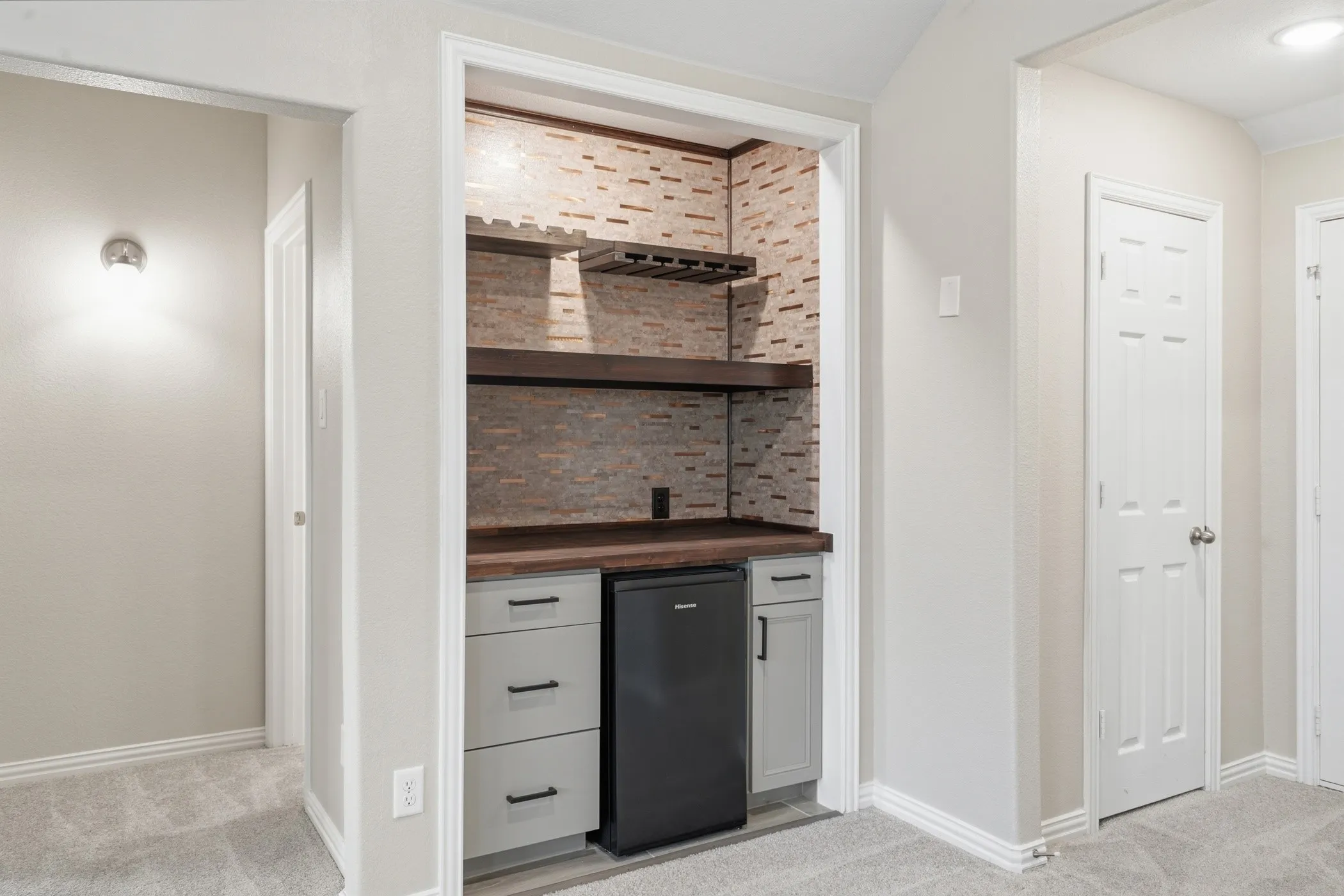 Single Family Residence For Sale in Johnson County , 1133 Rushmore Drive, Burleson, Texas 76028, 5 Bedroom, 4 Bathroom, 2 Garage spaces, 2,526 Sqft, built in 2022, mls#21339624, Real Estate Agent in Burleson, Homes For Sale in Johnson county, Homes For Sale in Burleson, Realtor in Burleson Texas, Real Estate Brokerage Independent Realty Texas, Luminita Cordes Realtor