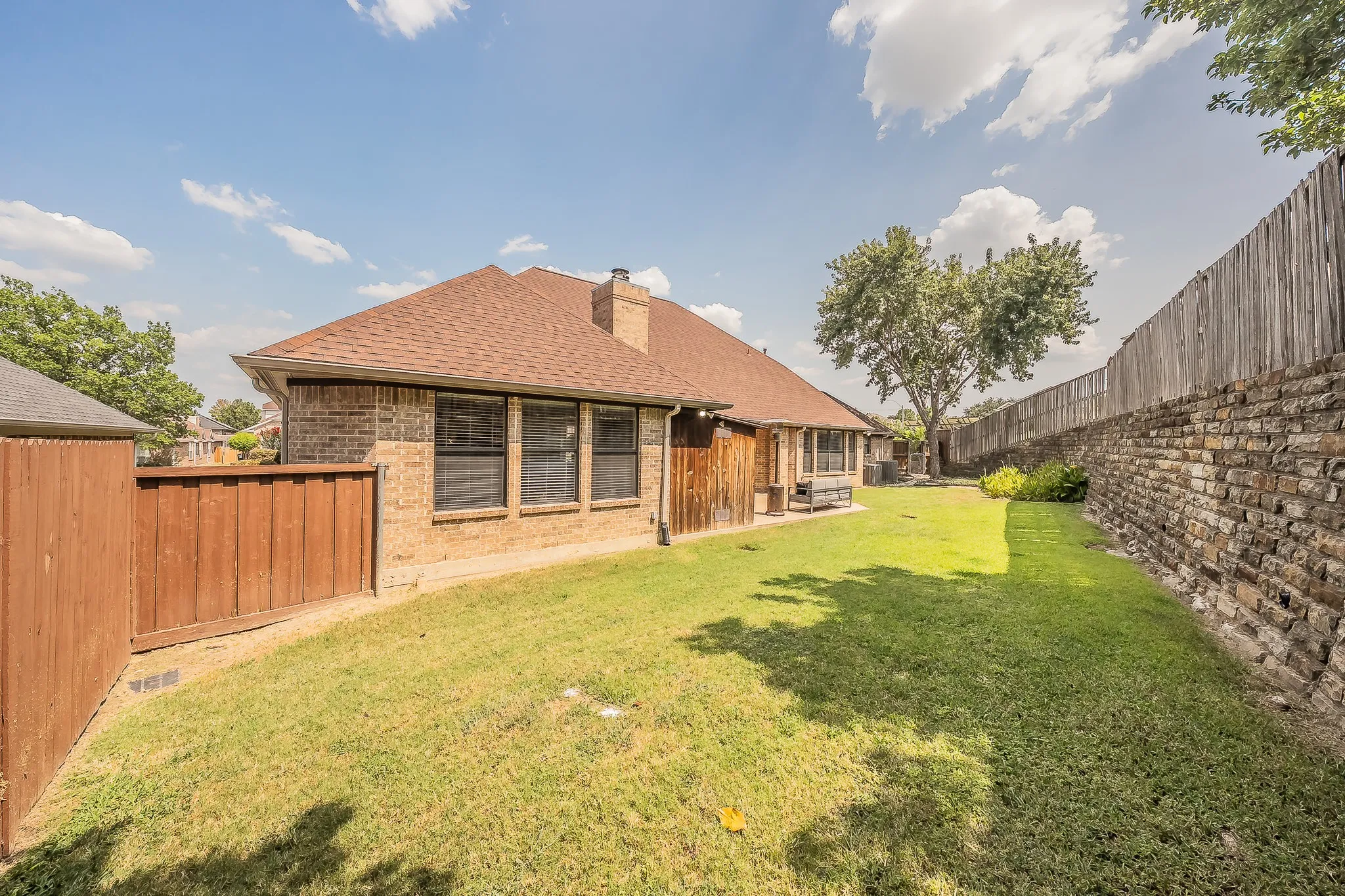 Single Family Residence For Sale in Dallas County , 4501 Rockcliff Drive, Mesquite, Texas 75150, 4 Bedroom, 3 Bathroom, 2 Garage spaces, 2,778 Sqft, built in 2001, mls#21353135, Real Estate Agent in Mesquite, Homes For Sale in Dallas county, Homes For Sale in Mesquite, Realtor in Mesquite Texas, Real Estate Brokerage Independent Realty Texas, Luminita Cordes Realtor