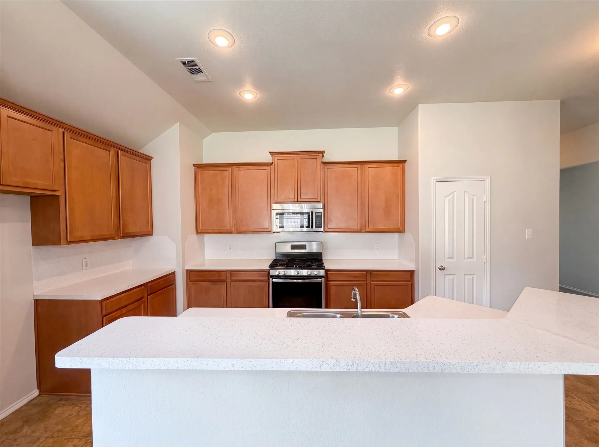 Single Family Residence For Sale in Tarrant County , 632 Stirrup Bar Drive, Fort Worth, Texas 76179, 3 Bedroom, 2 Bathroom, 2 Garage spaces, 1,797 Sqft, built in 2007, mls#21353771, Real Estate Agent in Fort Worth, Homes For Sale in Tarrant county, Homes For Sale in Fort Worth, Realtor in Fort Worth Texas, Real Estate Brokerage Independent Realty Texas, Luminita Cordes Realtor