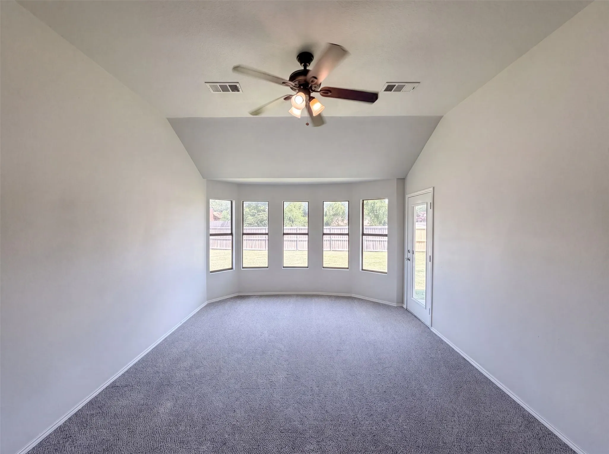 Single Family Residence For Sale in Tarrant County , 632 Stirrup Bar Drive, Fort Worth, Texas 76179, 3 Bedroom, 2 Bathroom, 2 Garage spaces, 1,797 Sqft, built in 2007, mls#21353771, Real Estate Agent in Fort Worth, Homes For Sale in Tarrant county, Homes For Sale in Fort Worth, Realtor in Fort Worth Texas, Real Estate Brokerage Independent Realty Texas, Luminita Cordes Realtor