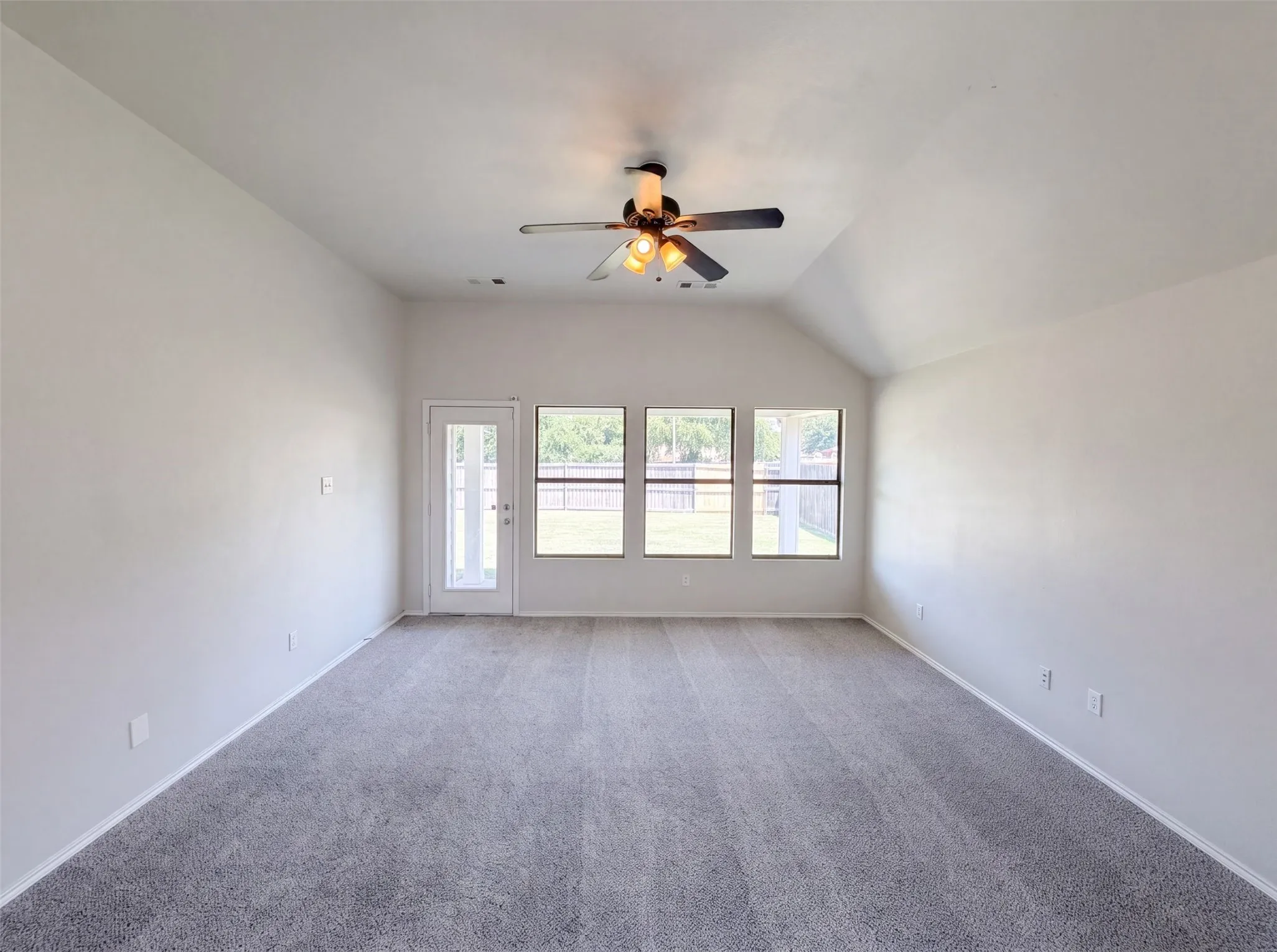 Single Family Residence For Sale in Tarrant County , 632 Stirrup Bar Drive, Fort Worth, Texas 76179, 3 Bedroom, 2 Bathroom, 2 Garage spaces, 1,797 Sqft, built in 2007, mls#21353771, Real Estate Agent in Fort Worth, Homes For Sale in Tarrant county, Homes For Sale in Fort Worth, Realtor in Fort Worth Texas, Real Estate Brokerage Independent Realty Texas, Luminita Cordes Realtor