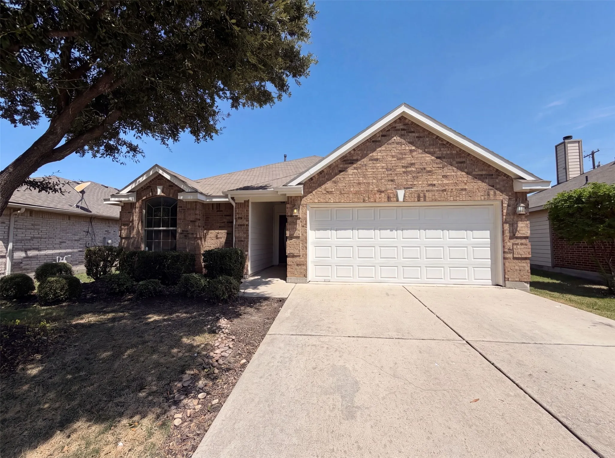 Single Family Residence For Sale in Tarrant County , 632 Stirrup Bar Drive, Fort Worth, Texas 76179, 3 Bedroom, 2 Bathroom, 2 Garage spaces, 1,797 Sqft, built in 2007, mls#21353771, Real Estate Agent in Fort Worth, Homes For Sale in Tarrant county, Homes For Sale in Fort Worth, Realtor in Fort Worth Texas, Real Estate Brokerage Independent Realty Texas, Luminita Cordes Realtor