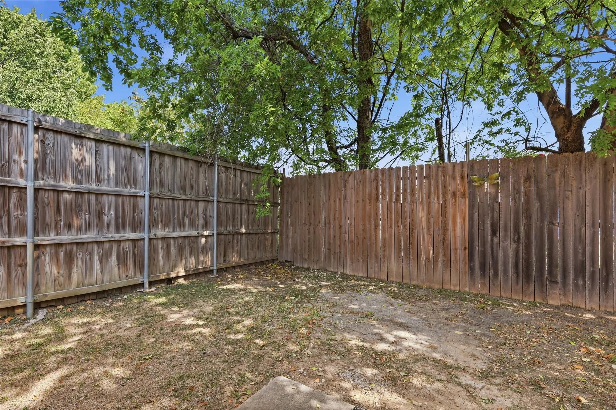 Single Family Residence For Sale in Denton County , 1367 Mimosa Lane, Lewisville, Texas 75077, 3 Bedroom, 2 Bathroom, 2 Garage spaces, 1,540 Sqft, built in 1986, mls#21353446, Real Estate Agent in Lewisville, Homes For Sale in Denton county, Homes For Sale in Lewisville, Realtor in Lewisville Texas, Real Estate Brokerage Independent Realty Texas, Luminita Cordes Realtor