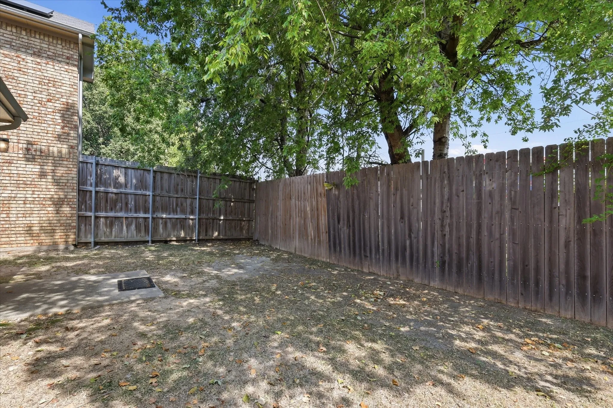Single Family Residence For Sale in Denton County , 1367 Mimosa Lane, Lewisville, Texas 75077, 3 Bedroom, 2 Bathroom, 2 Garage spaces, 1,540 Sqft, built in 1986, mls#21353446, Real Estate Agent in Lewisville, Homes For Sale in Denton county, Homes For Sale in Lewisville, Realtor in Lewisville Texas, Real Estate Brokerage Independent Realty Texas, Luminita Cordes Realtor