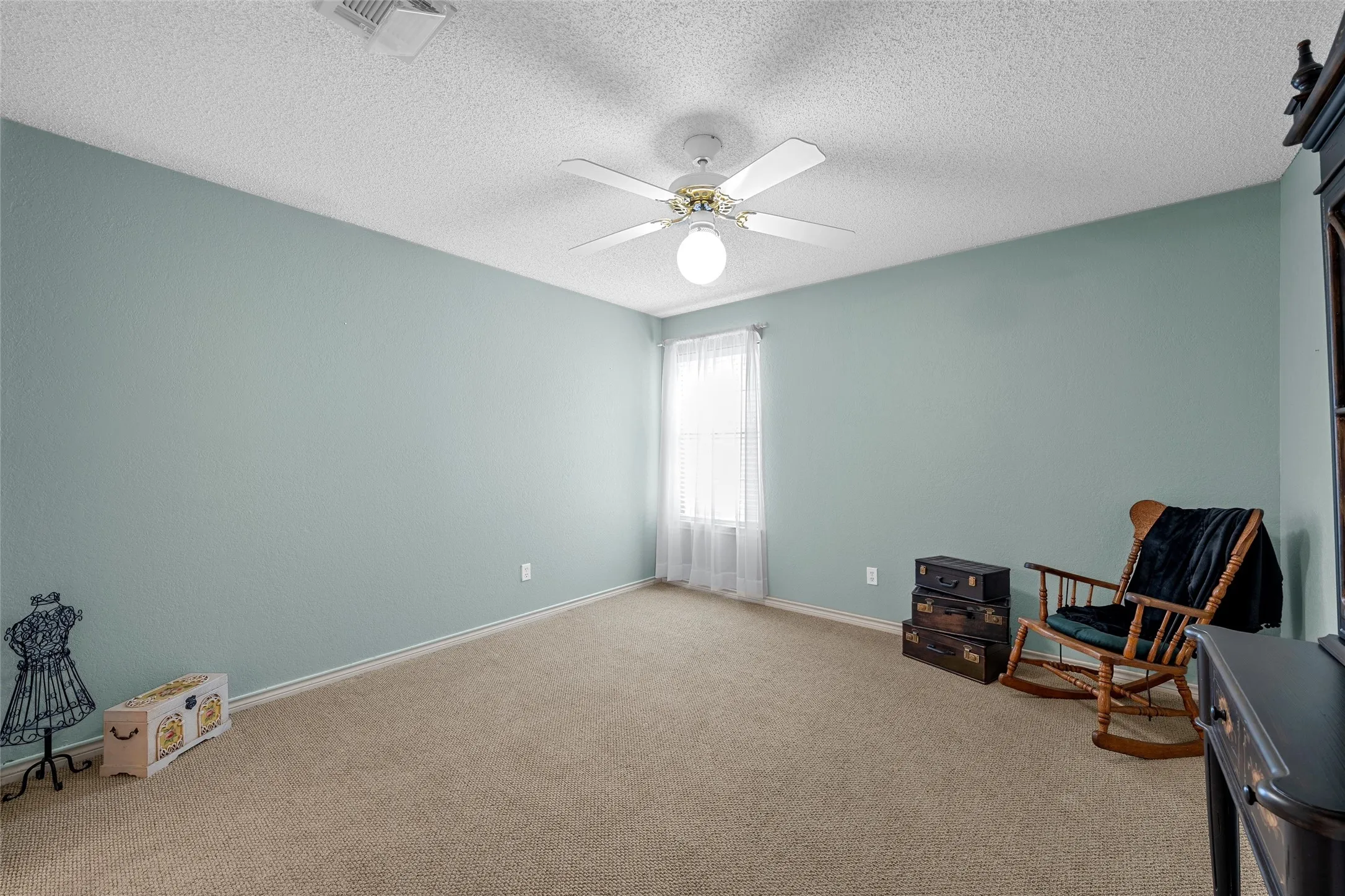 Single Family Residence For Sale in Mc Lennan County , 316 Tree Grove, Woodway, Texas 76712, 3 Bedroom, 3 Bathroom, 1 Garage spaces, 2,007 Sqft, built in 1991, mls#21349365, Real Estate Agent in Woodway, Homes For Sale in Mc Lennan county, Homes For Sale in Woodway, Realtor in Woodway Texas, Real Estate Brokerage Independent Realty Texas, Luminita Cordes Realtor