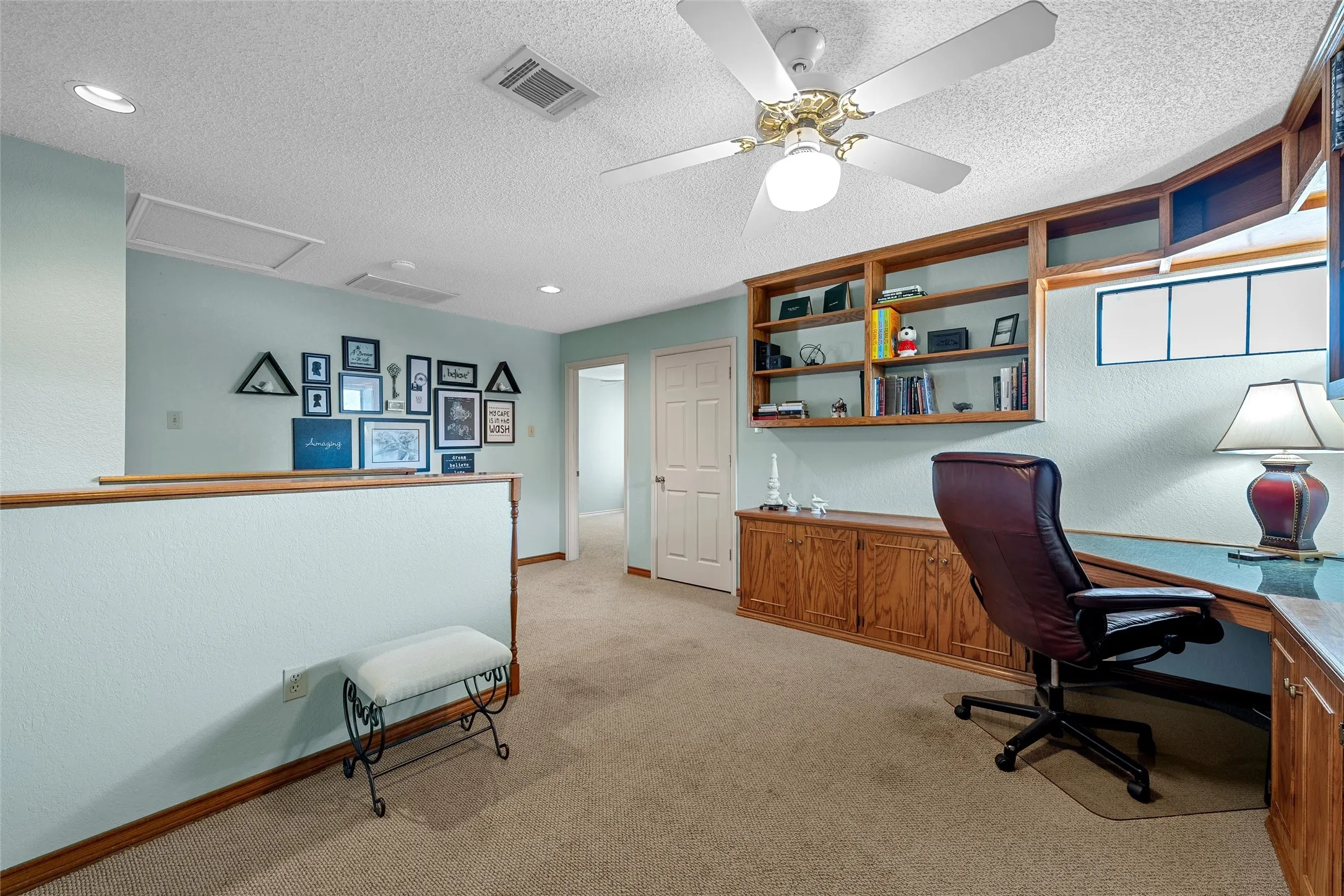 Single Family Residence For Sale in Mc Lennan County , 316 Tree Grove, Woodway, Texas 76712, 3 Bedroom, 3 Bathroom, 1 Garage spaces, 2,007 Sqft, built in 1991, mls#21349365, Real Estate Agent in Woodway, Homes For Sale in Mc Lennan county, Homes For Sale in Woodway, Realtor in Woodway Texas, Real Estate Brokerage Independent Realty Texas, Luminita Cordes Realtor