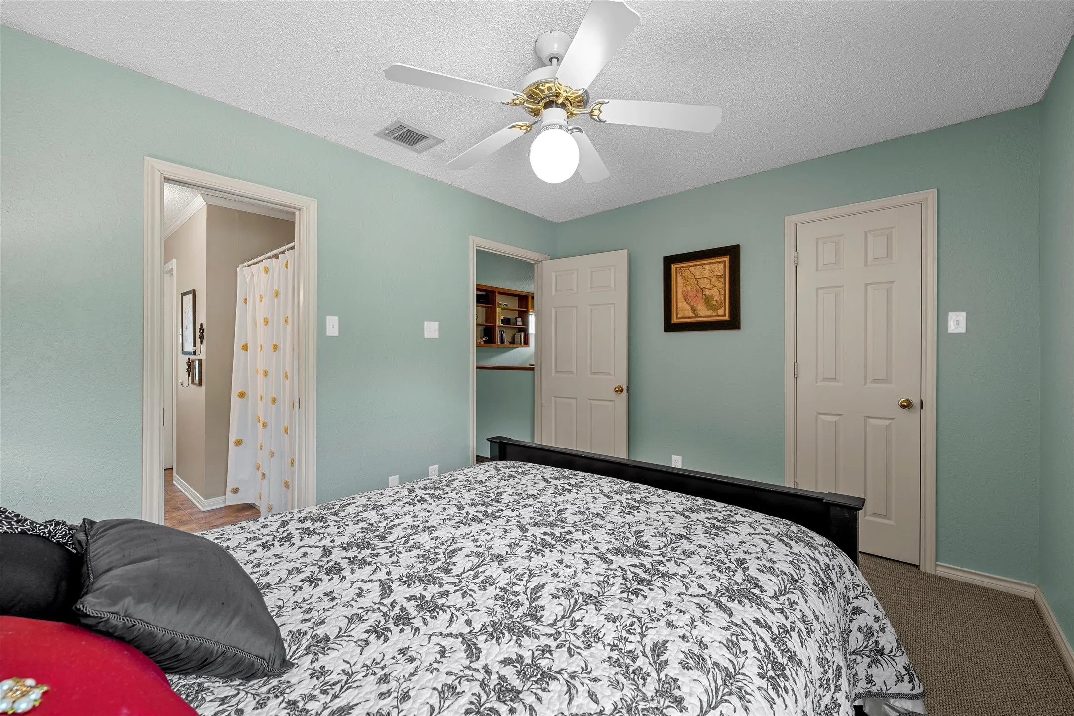 Single Family Residence For Sale in Mc Lennan County , 316 Tree Grove, Woodway, Texas 76712, 3 Bedroom, 3 Bathroom, 1 Garage spaces, 2,007 Sqft, built in 1991, mls#21349365, Real Estate Agent in Woodway, Homes For Sale in Mc Lennan county, Homes For Sale in Woodway, Realtor in Woodway Texas, Real Estate Brokerage Independent Realty Texas, Luminita Cordes Realtor