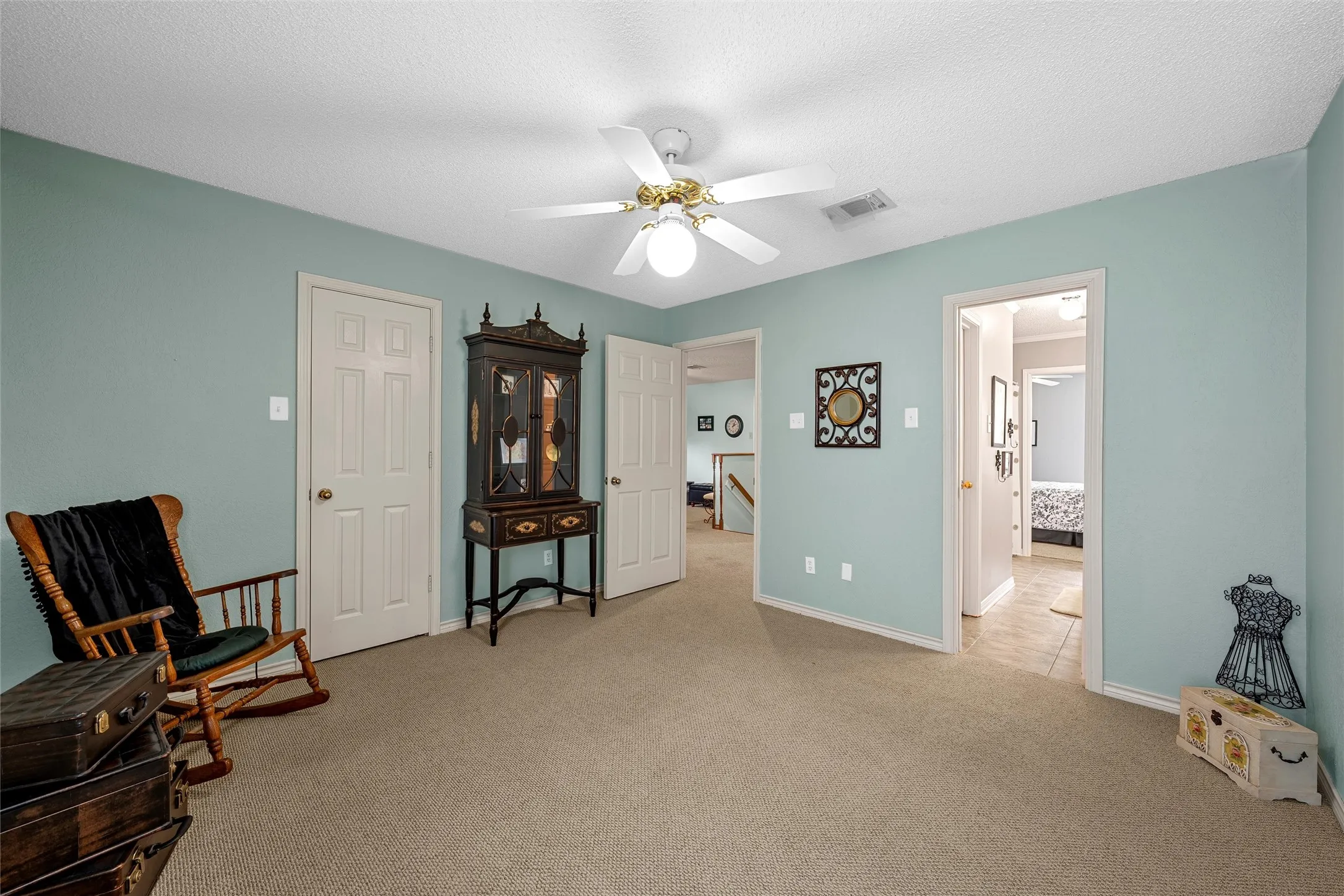 Single Family Residence For Sale in Mc Lennan County , 316 Tree Grove, Woodway, Texas 76712, 3 Bedroom, 3 Bathroom, 1 Garage spaces, 2,007 Sqft, built in 1991, mls#21349365, Real Estate Agent in Woodway, Homes For Sale in Mc Lennan county, Homes For Sale in Woodway, Realtor in Woodway Texas, Real Estate Brokerage Independent Realty Texas, Luminita Cordes Realtor