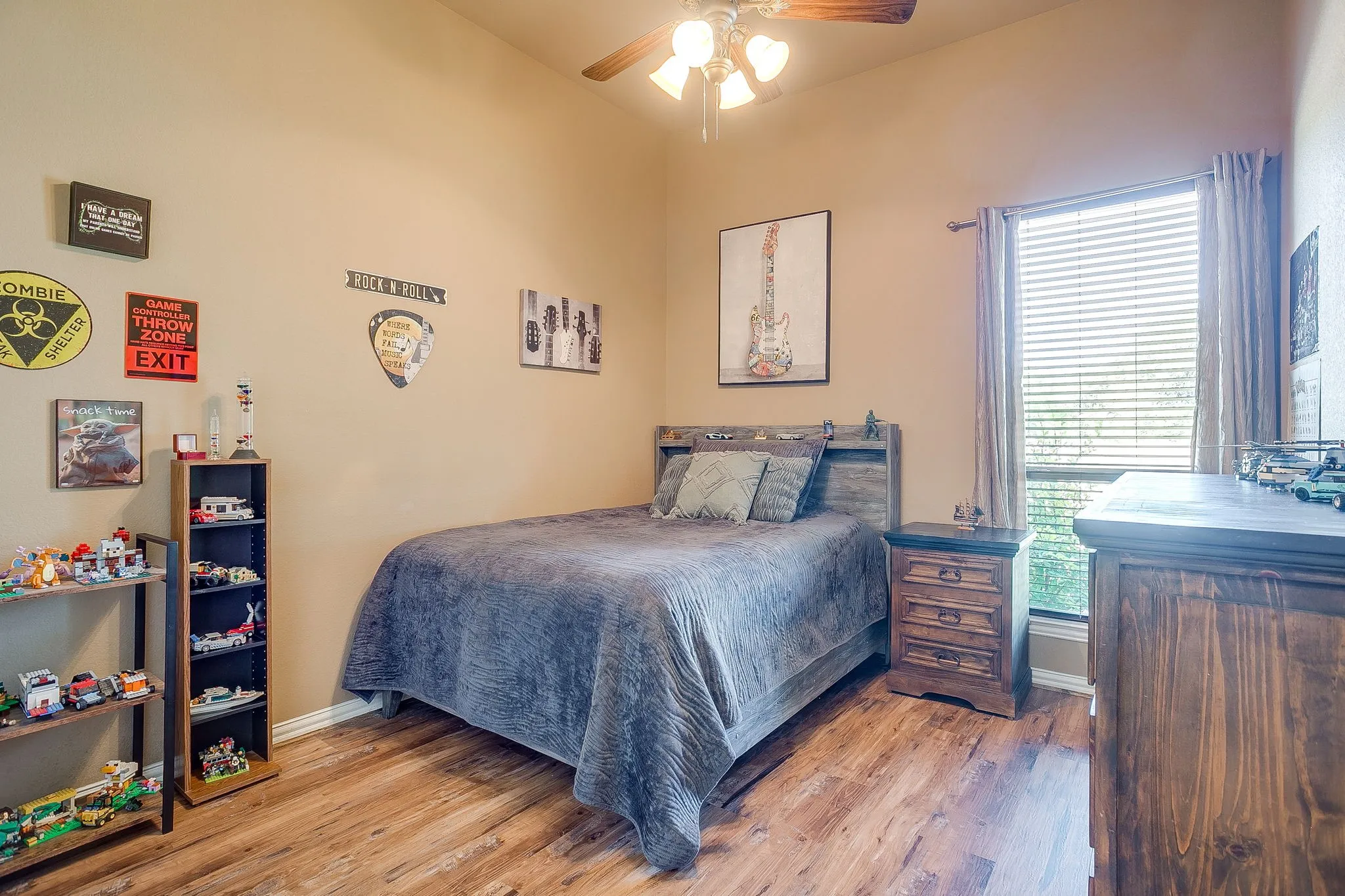 Single Family Residence For Sale in Johnson County , 8401 Fullerton Drive, Cleburne, Texas 76033, 5 Bedroom, 3 Bathroom, 3 Garage spaces, 2,800 Sqft, built in 2013, mls#21353642, Real Estate Agent in Cleburne, Homes For Sale in Johnson county, Homes For Sale in Cleburne, Realtor in Cleburne Texas, Real Estate Brokerage Independent Realty Texas, Luminita Cordes Realtor