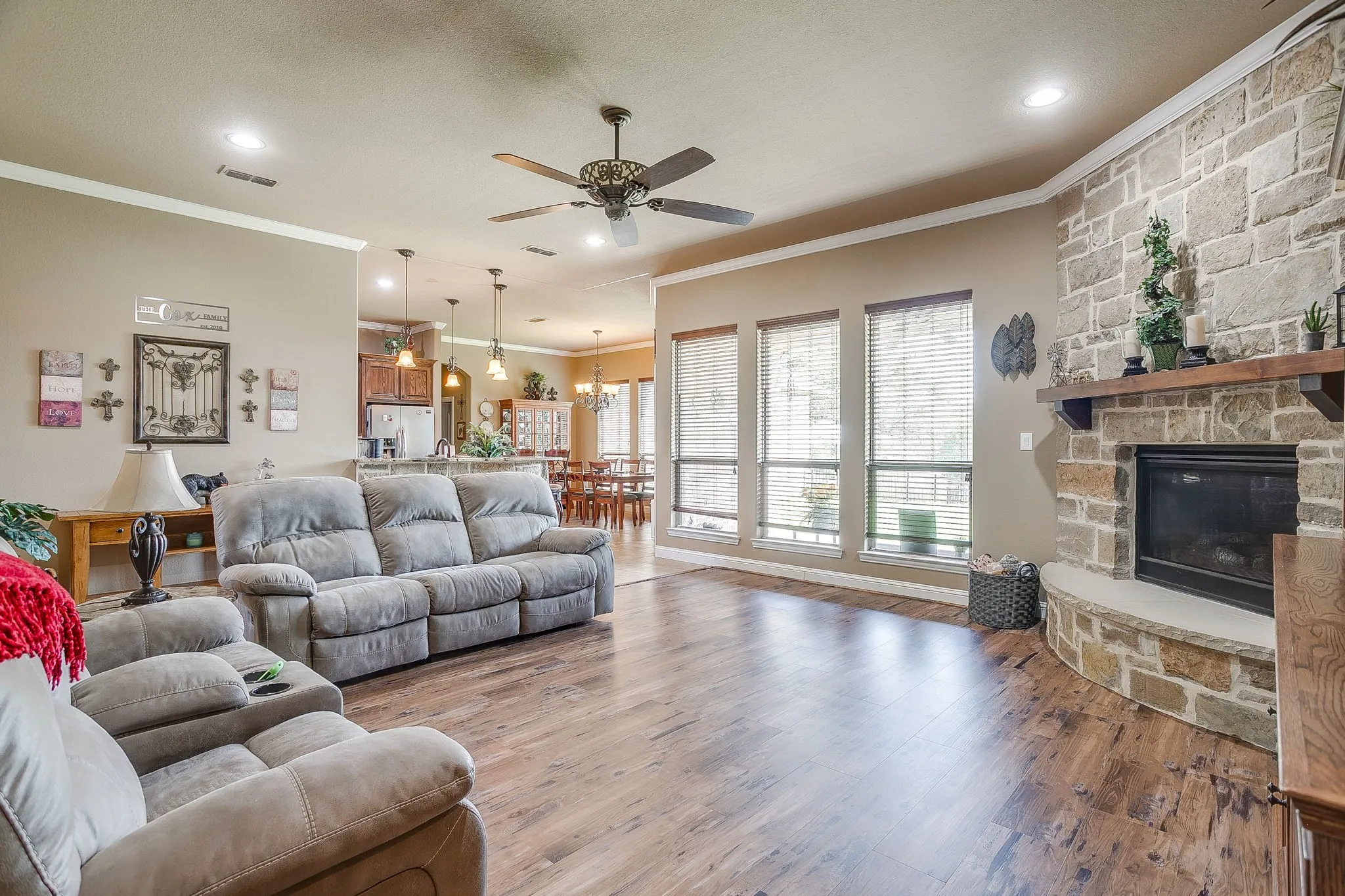 Single Family Residence For Sale in Johnson County , 8401 Fullerton Drive, Cleburne, Texas 76033, 5 Bedroom, 3 Bathroom, 3 Garage spaces, 2,800 Sqft, built in 2013, mls#21353642, Real Estate Agent in Cleburne, Homes For Sale in Johnson county, Homes For Sale in Cleburne, Realtor in Cleburne Texas, Real Estate Brokerage Independent Realty Texas, Luminita Cordes Realtor