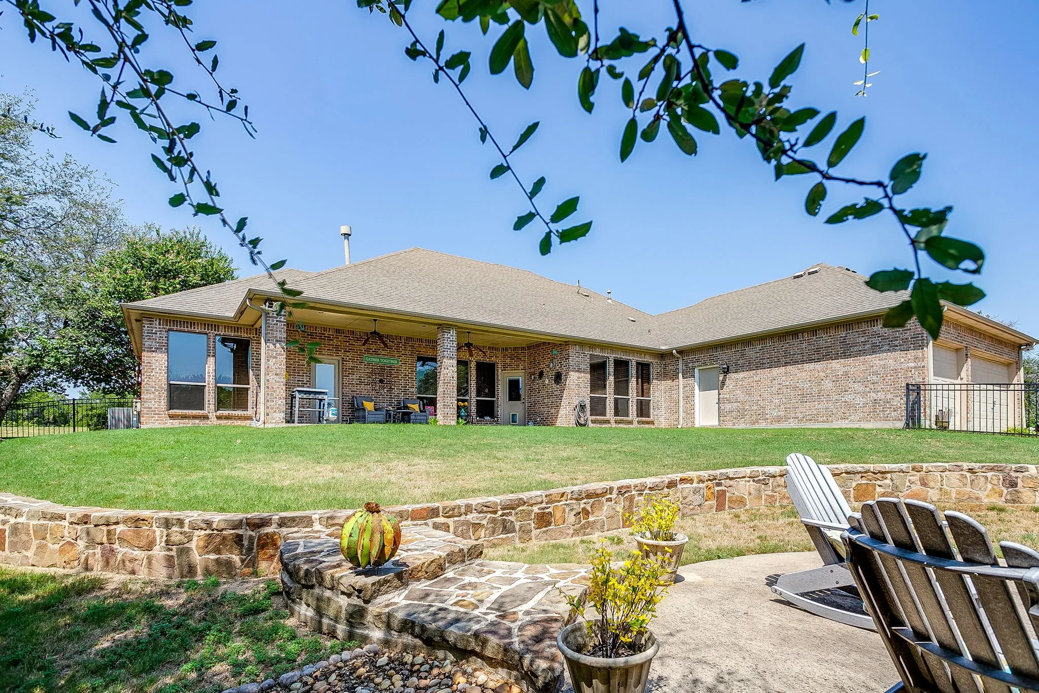 Single Family Residence For Sale in Johnson County , 8401 Fullerton Drive, Cleburne, Texas 76033, 5 Bedroom, 3 Bathroom, 3 Garage spaces, 2,800 Sqft, built in 2013, mls#21353642, Real Estate Agent in Cleburne, Homes For Sale in Johnson county, Homes For Sale in Cleburne, Realtor in Cleburne Texas, Real Estate Brokerage Independent Realty Texas, Luminita Cordes Realtor