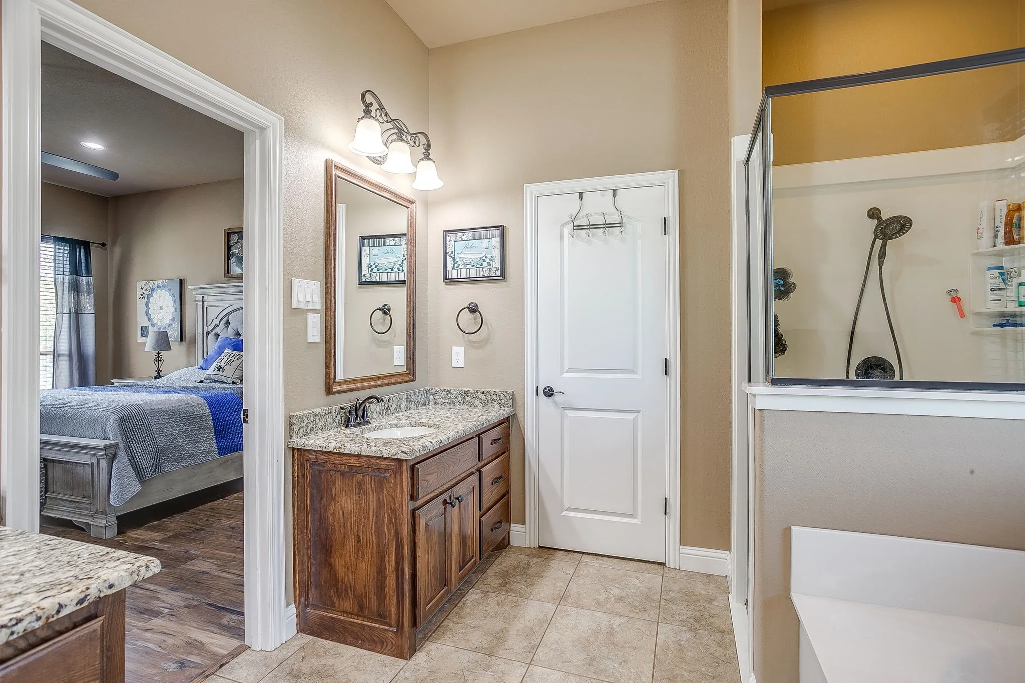 Single Family Residence For Sale in Johnson County , 8401 Fullerton Drive, Cleburne, Texas 76033, 5 Bedroom, 3 Bathroom, 3 Garage spaces, 2,800 Sqft, built in 2013, mls#21353642, Real Estate Agent in Cleburne, Homes For Sale in Johnson county, Homes For Sale in Cleburne, Realtor in Cleburne Texas, Real Estate Brokerage Independent Realty Texas, Luminita Cordes Realtor