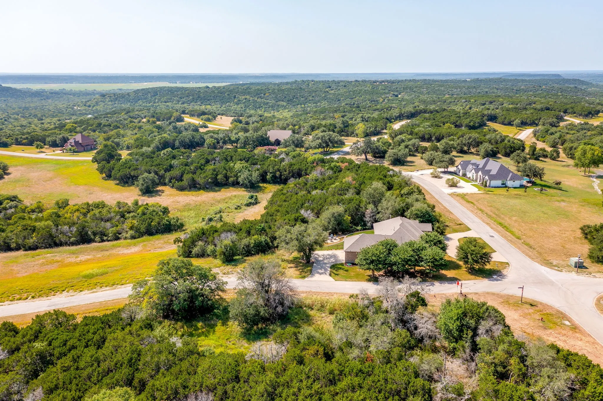 Single Family Residence For Sale in Johnson County , 8401 Fullerton Drive, Cleburne, Texas 76033, 5 Bedroom, 3 Bathroom, 3 Garage spaces, 2,800 Sqft, built in 2013, mls#21353642, Real Estate Agent in Cleburne, Homes For Sale in Johnson county, Homes For Sale in Cleburne, Realtor in Cleburne Texas, Real Estate Brokerage Independent Realty Texas, Luminita Cordes Realtor